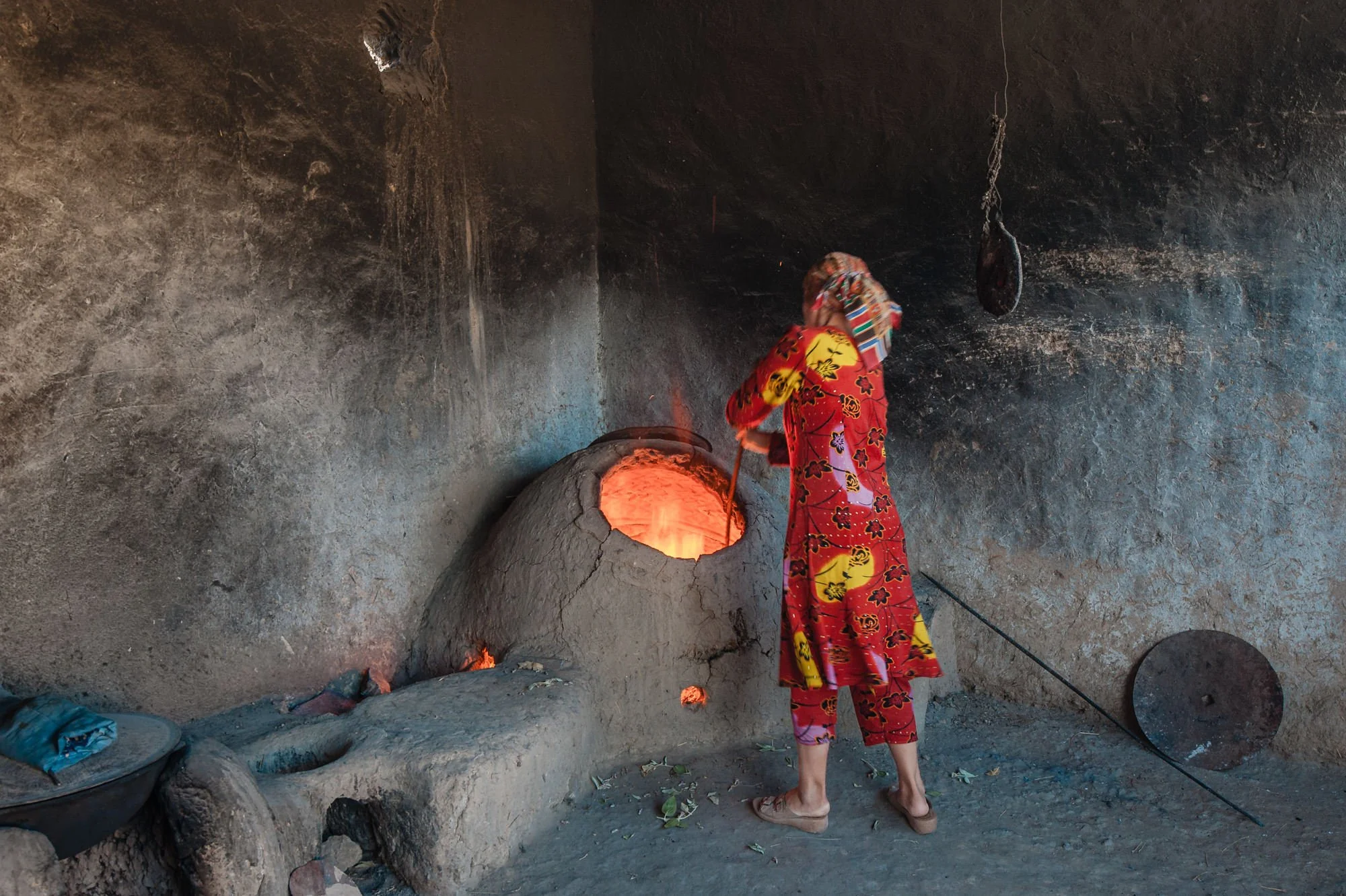 uzbekistan-traditional-bread-making-documentary-photography-eleanor-moseman.jpg