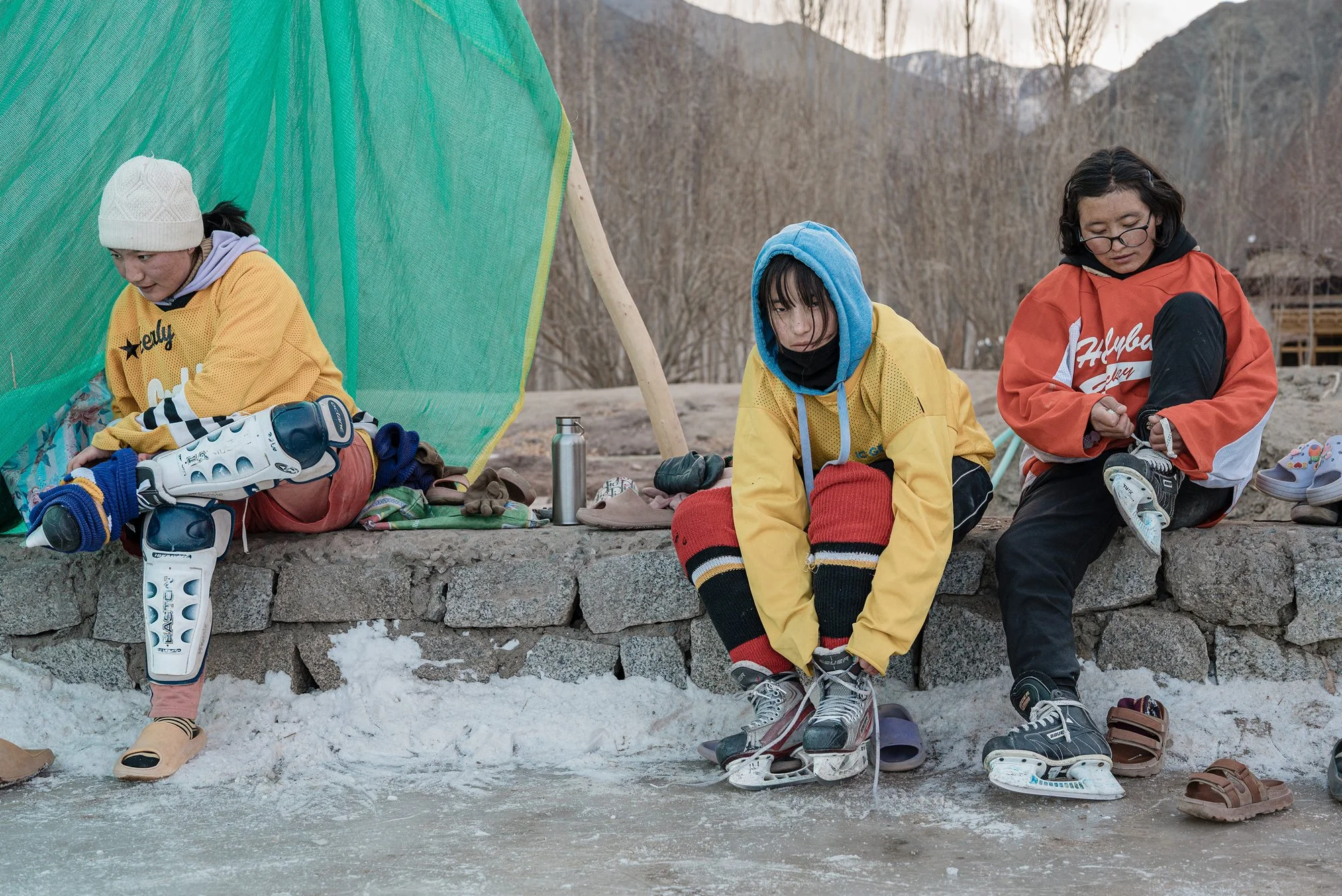 ladakh-ice-skating-cultural-documentary-photography-eleanor-moseman.jpg