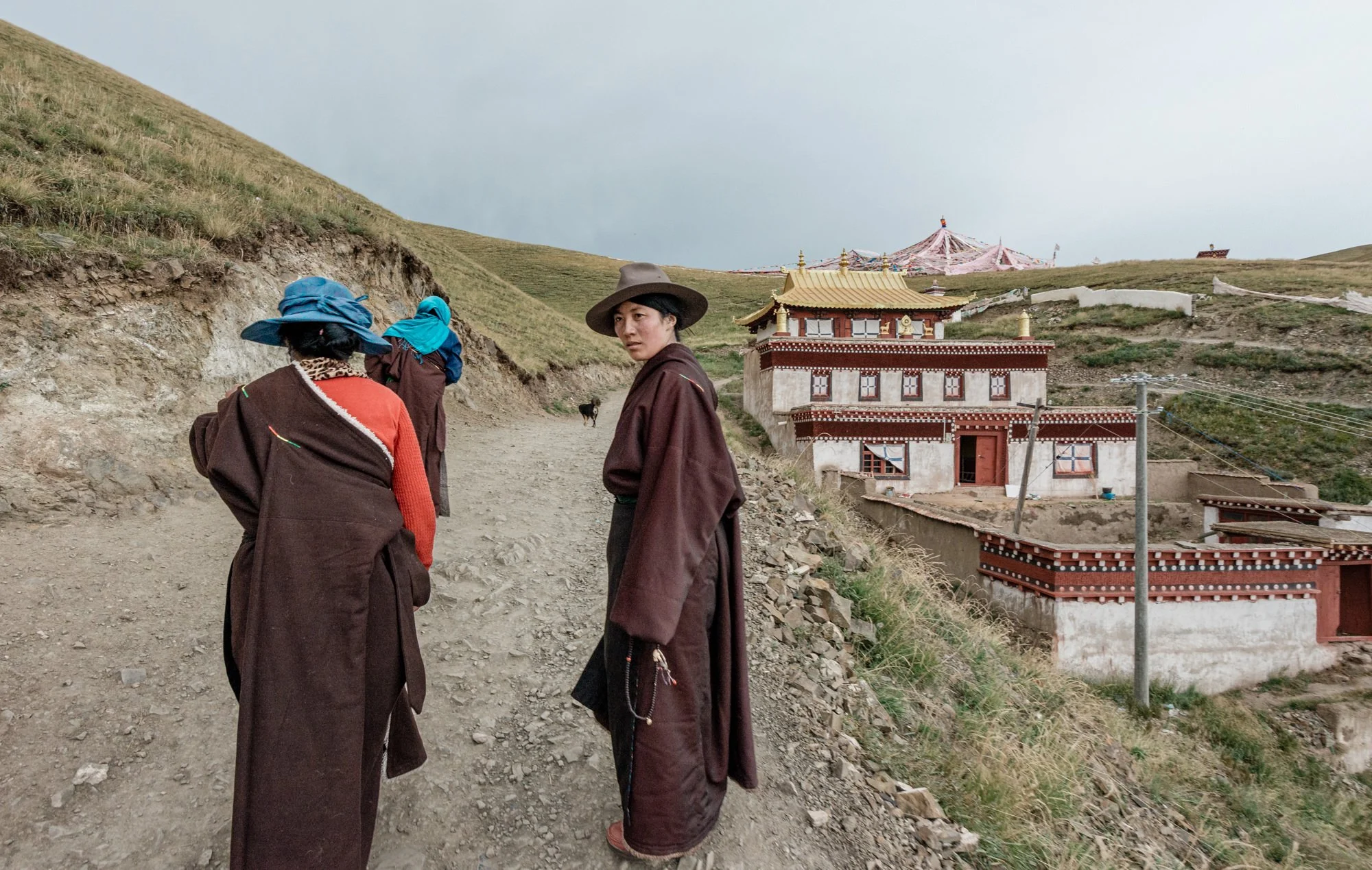 tibetan-monastery-pilgrims-documentary-photography-eleanor-moseman.jpg