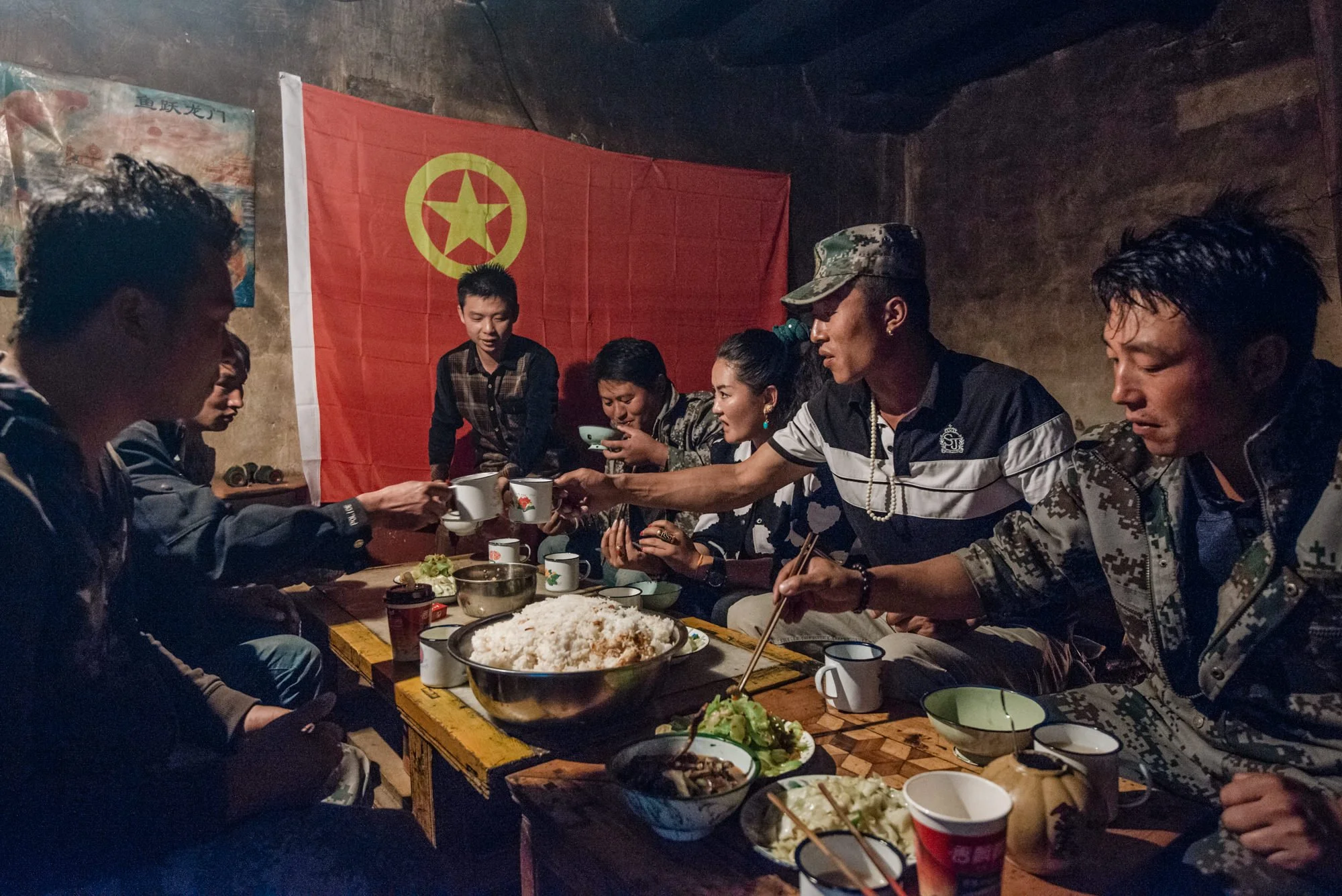 tibetan-family-meal-social-documentary-photography-eleanor-moseman.jpg