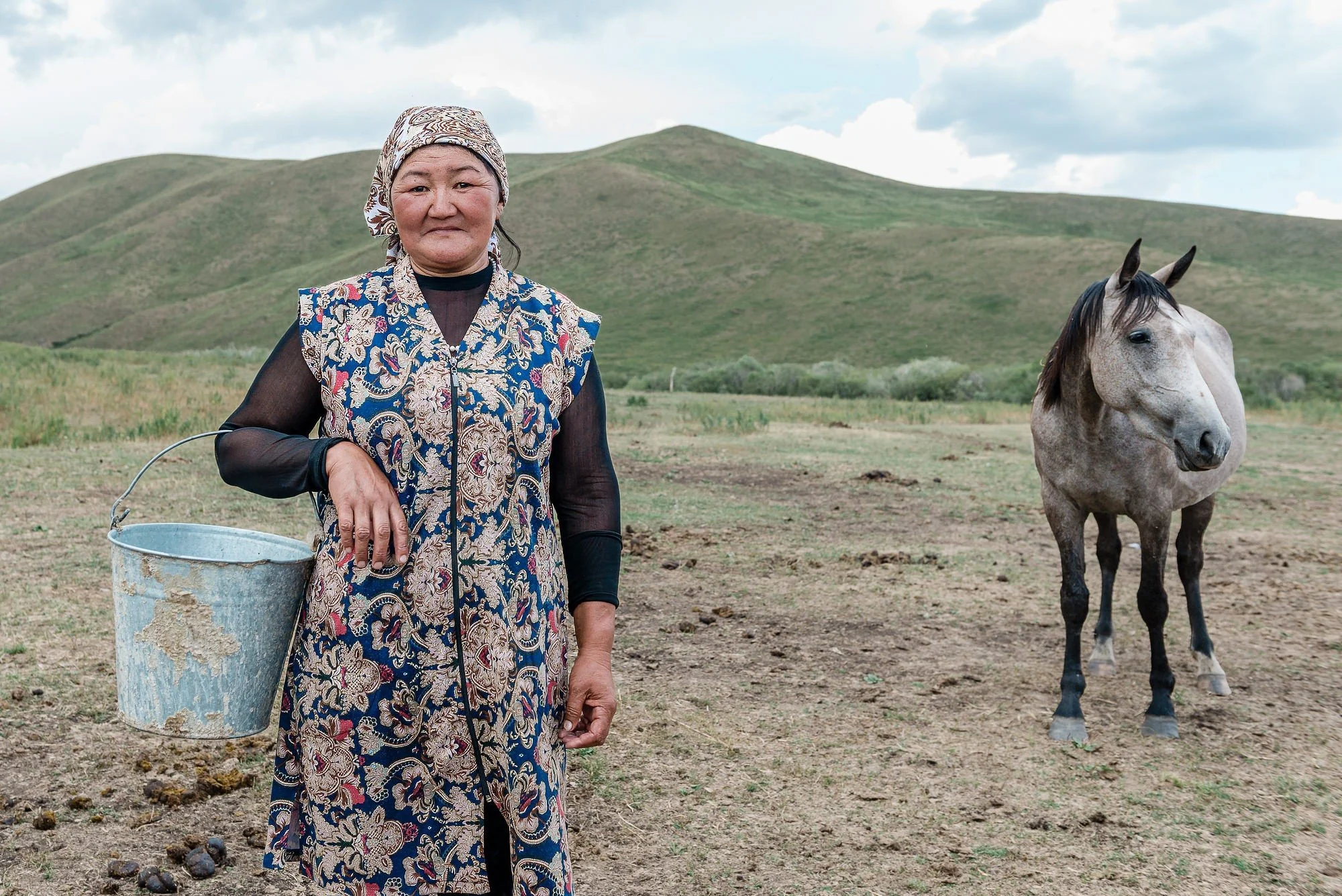 kyrgyz-nomad-woman-environmental-portrait-eleanor-moseman.jpeg
