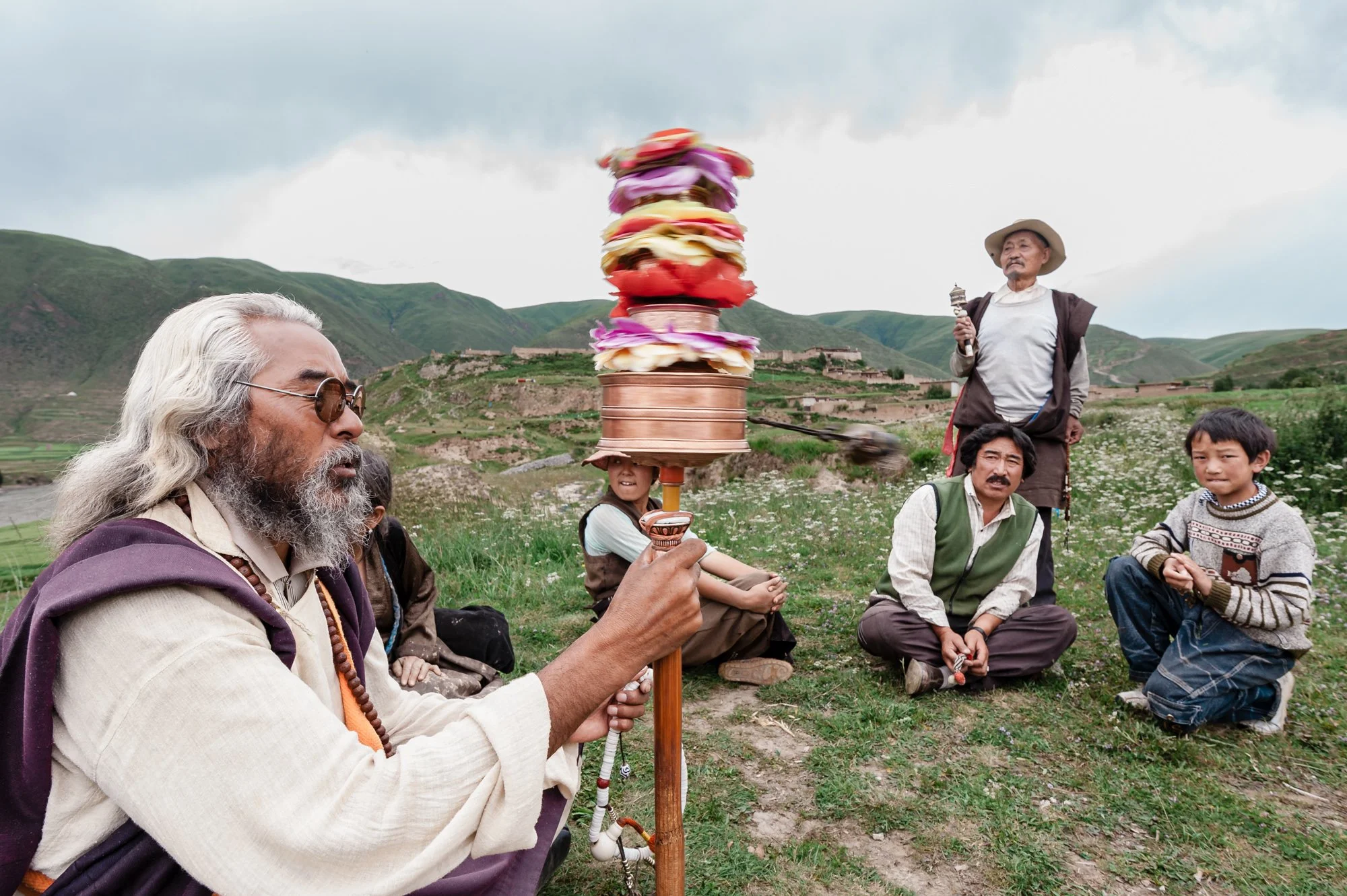 tibetan-pilgrims-prayer-wheel-cultural-reportage-eleanor-moseman.jpg