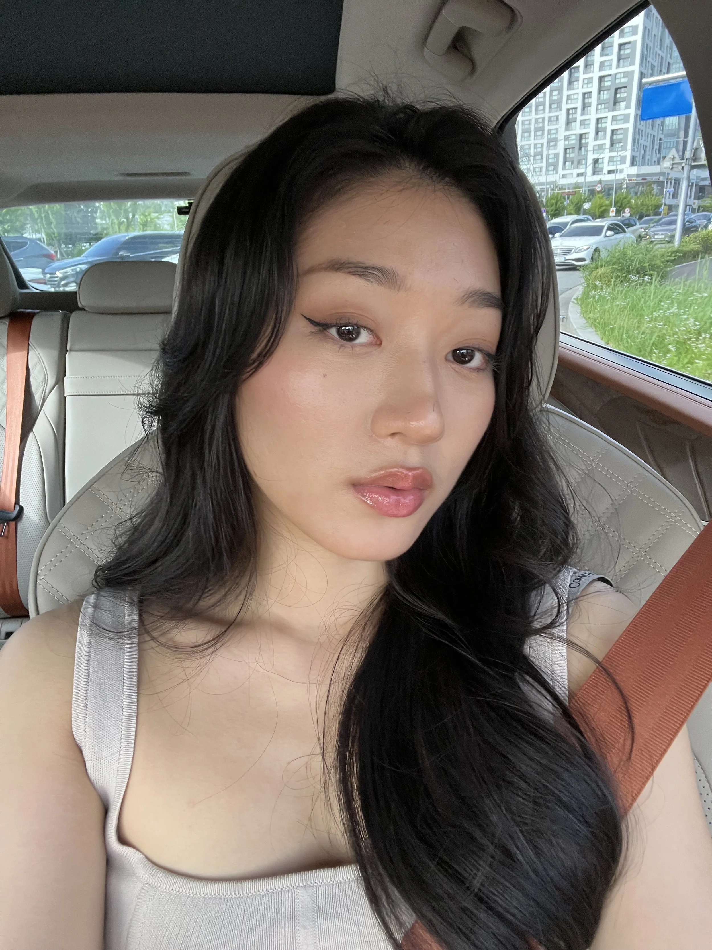 Amber Yoo (Visual Artist & Illustrator)