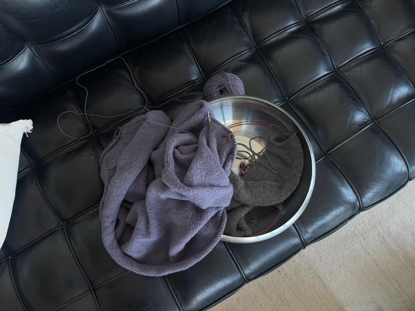 longest WIP of all time 

#imstartingtohatethis 

@knittingforolive merino in dusty violet x