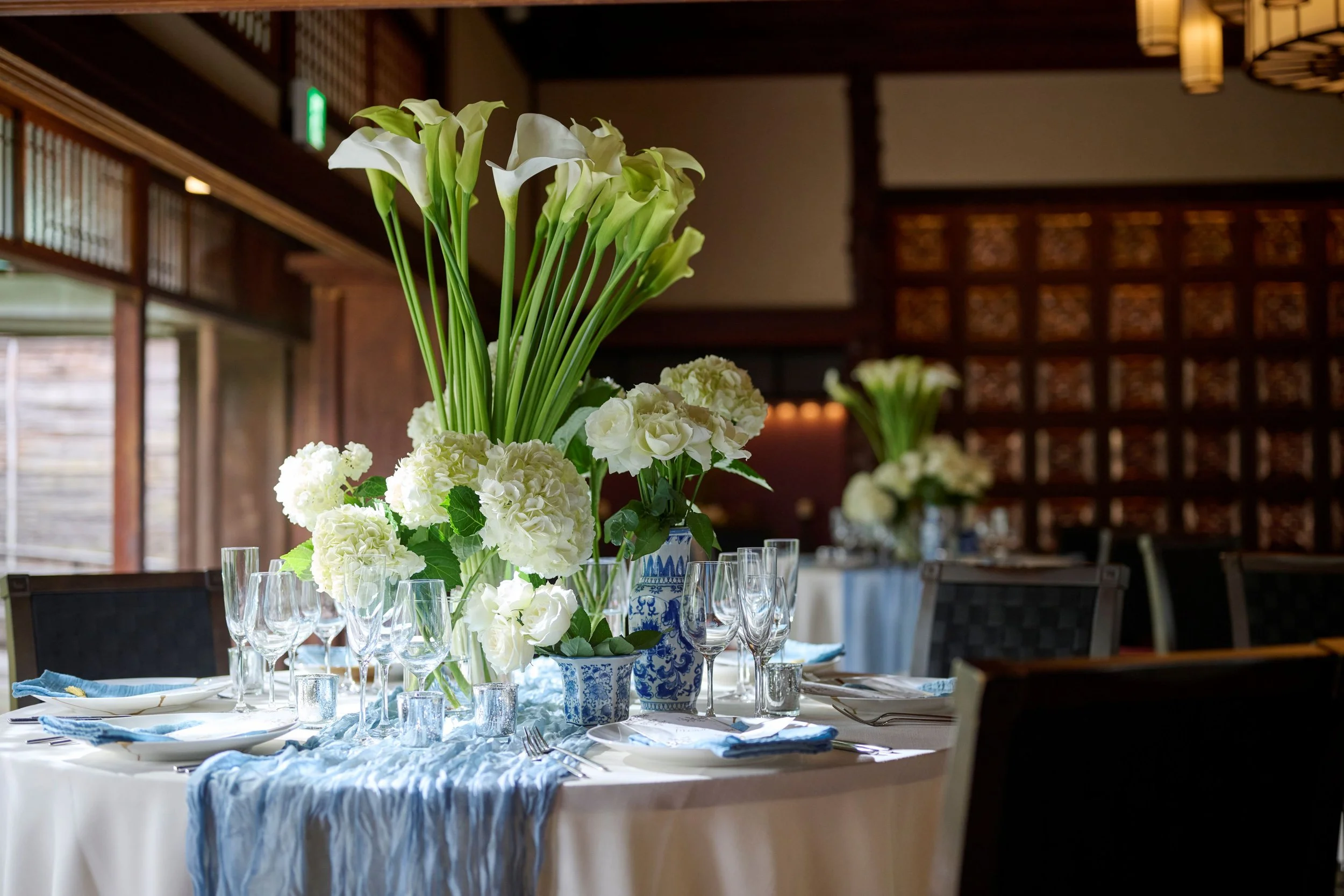 結婚式の装花を徹底解説！種類・相場・おしゃれに見せる選び方のコツ