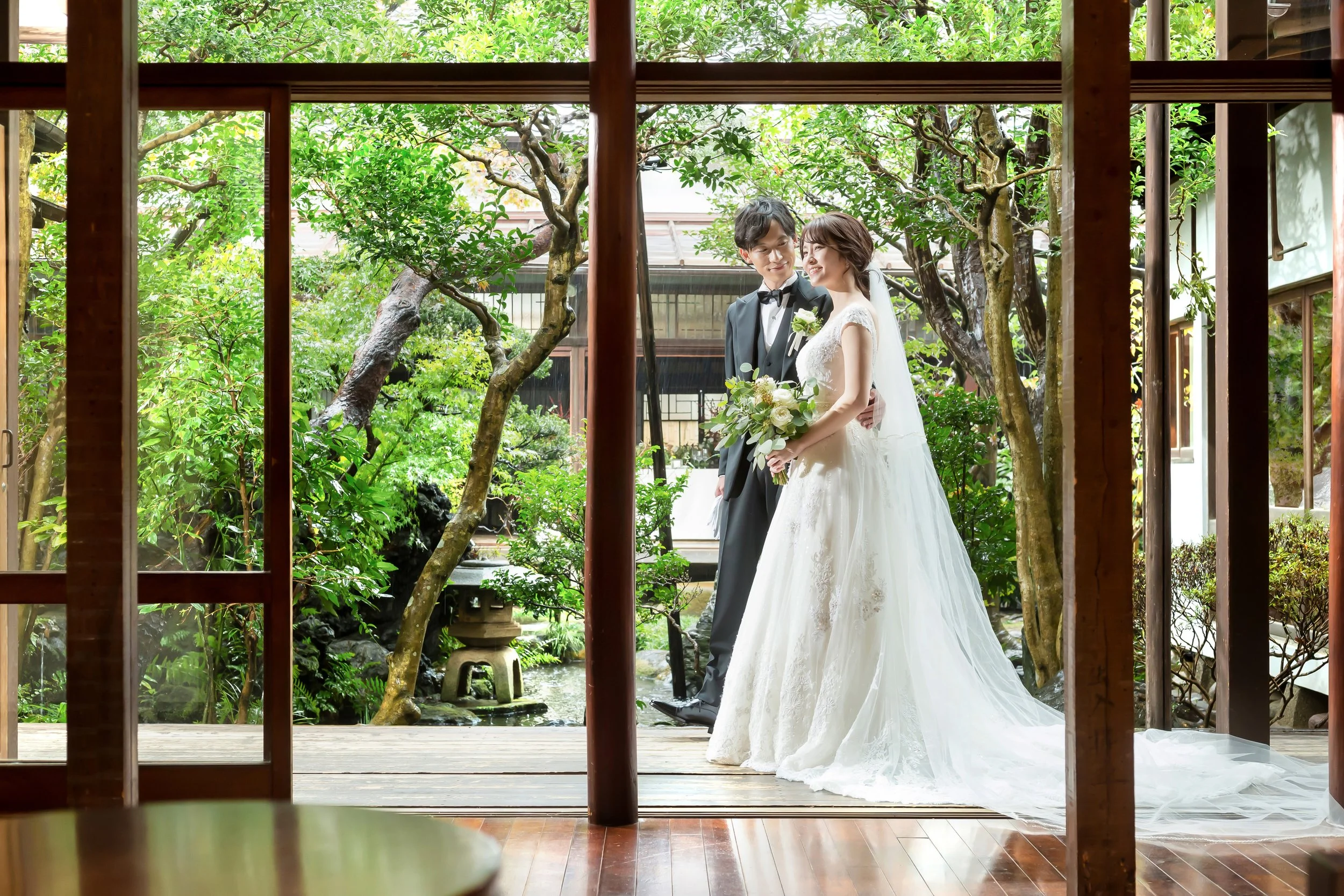 和装とウェディングドレスの種類を比較！それぞれの特徴と選び方を解説