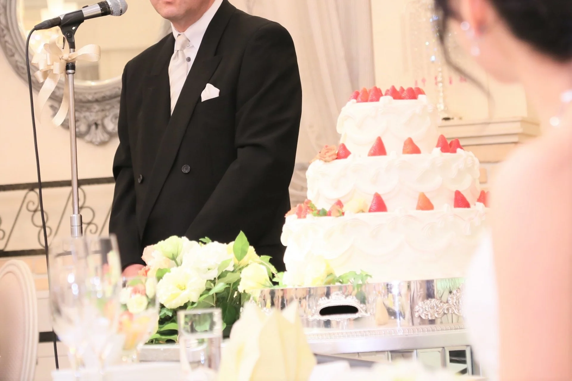 結婚式に主賓は必要？呼ばない選択肢から、選び方・依頼マナー・お礼の相場まで解説