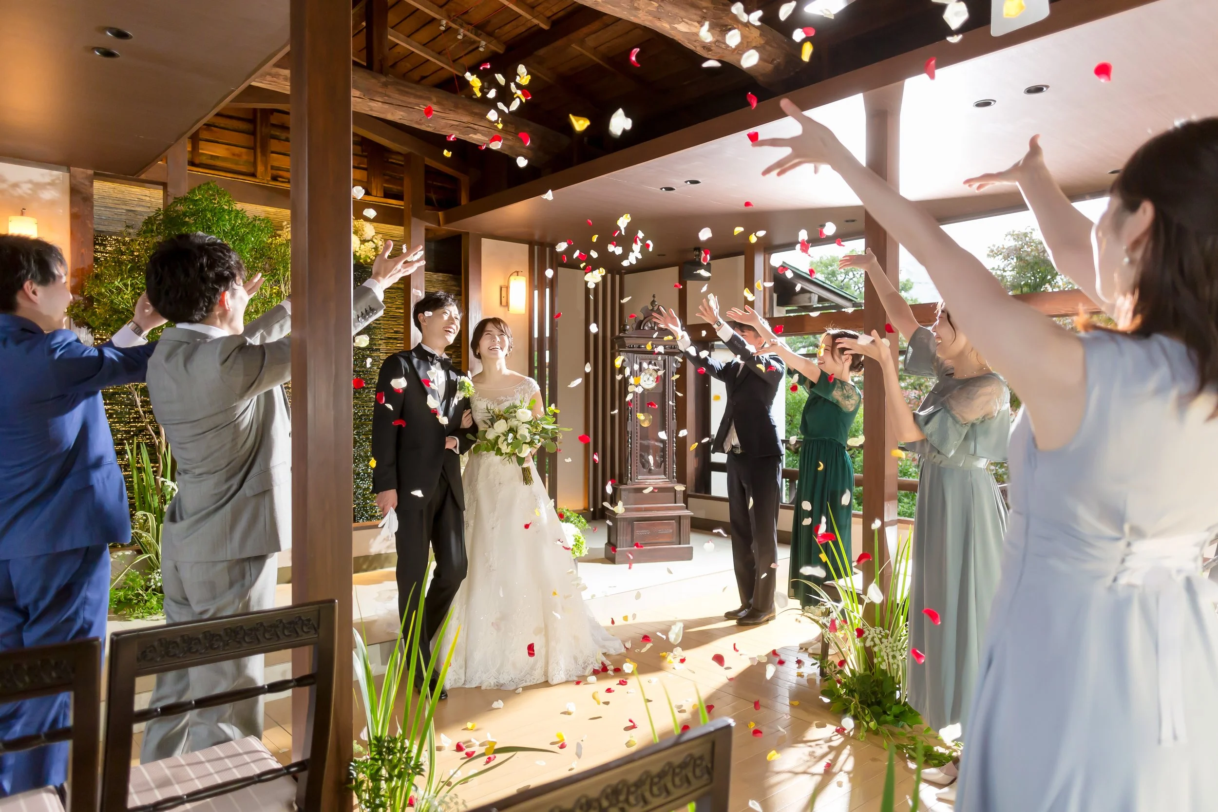 結婚式の平均的な値段はいくらかかる？失敗しない予算の決め方を徹底解説