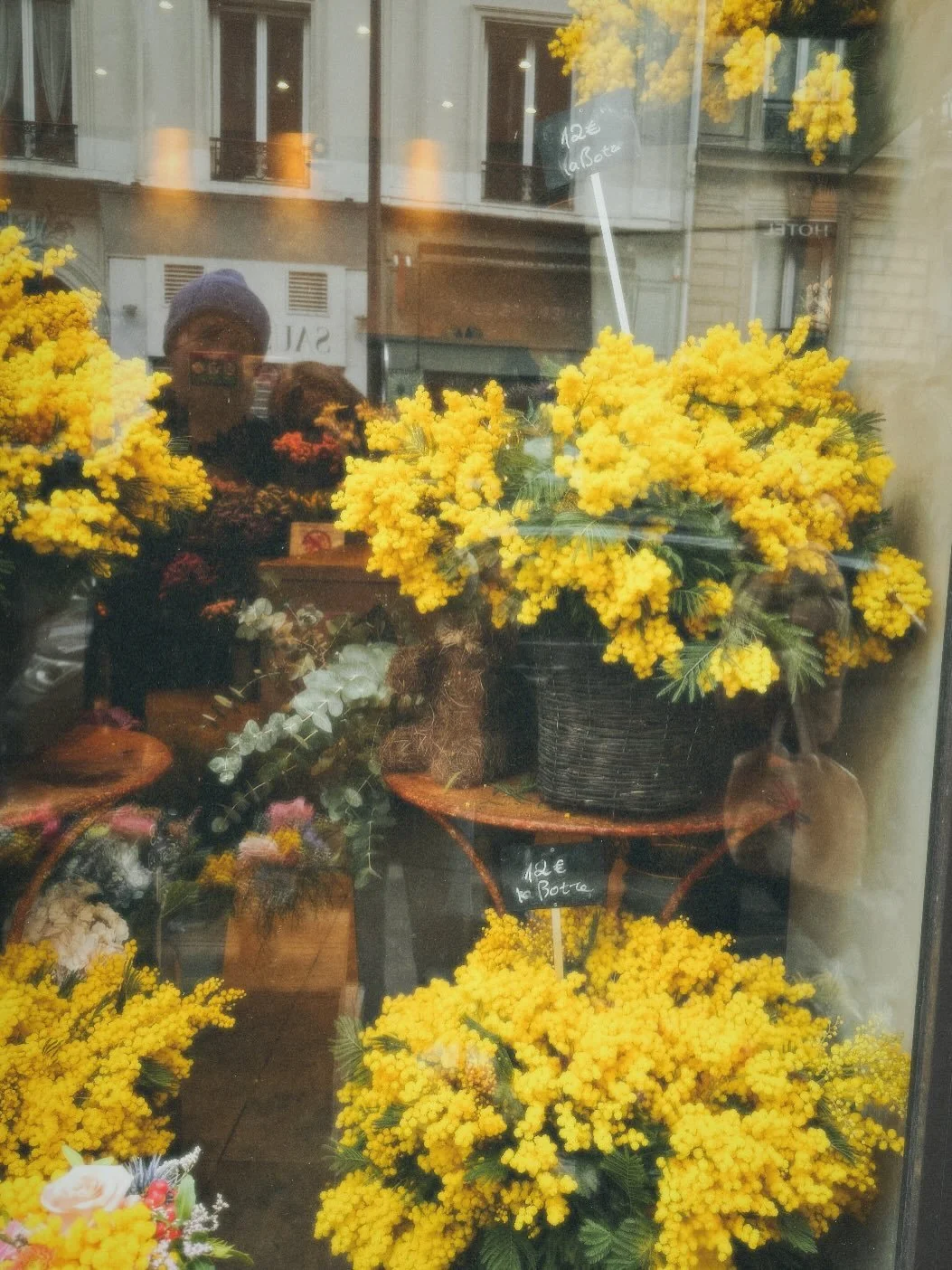 Sunday morning stroll in Paris.
I love this city 💛