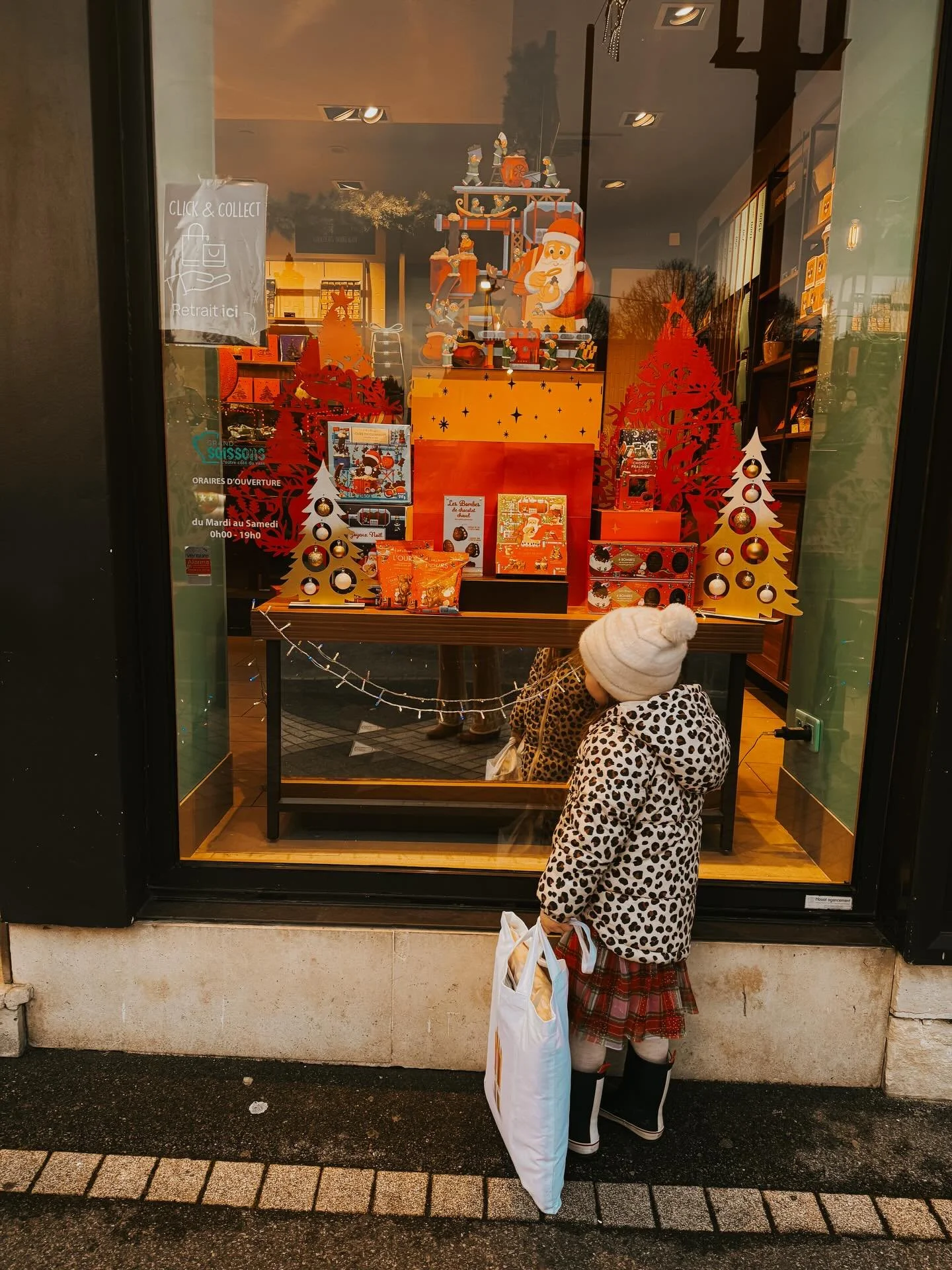 Merry Christmas + Happy Holidays.
Love this time of year ❤️✨💋