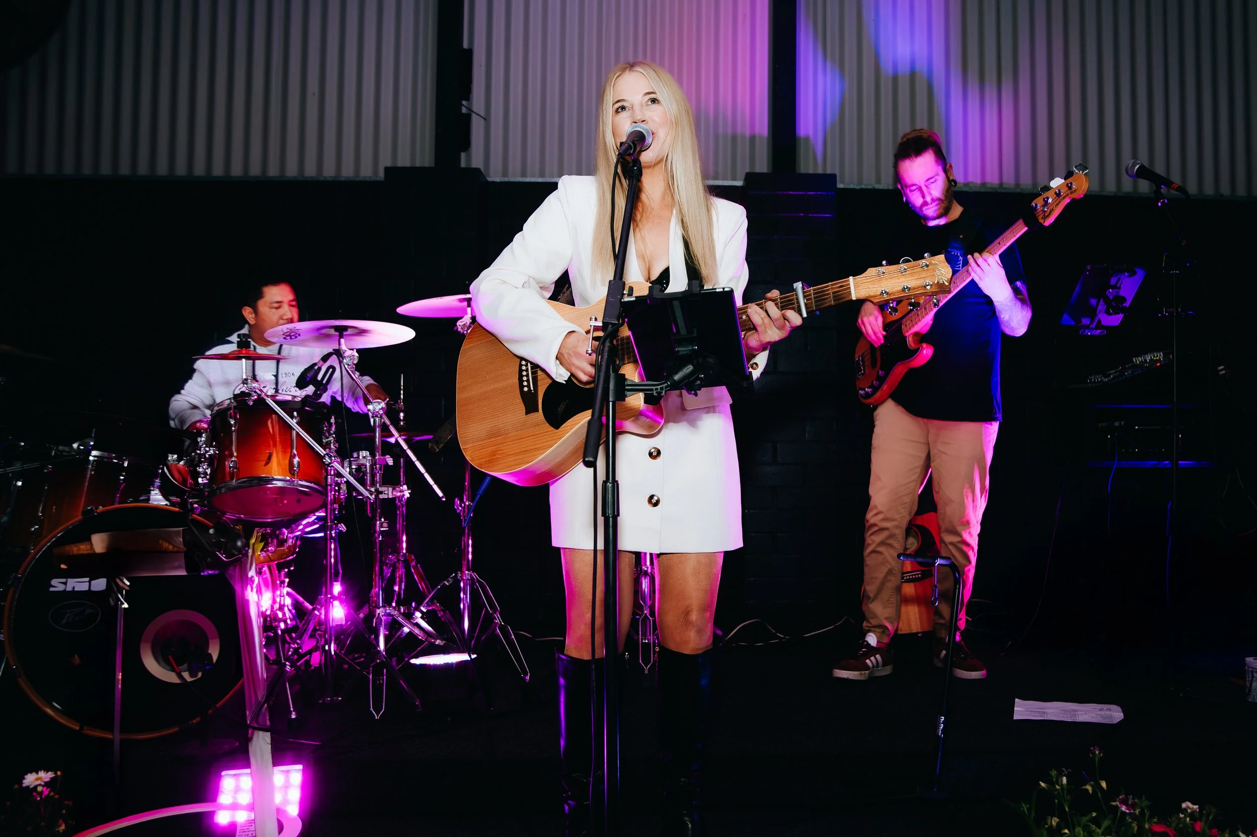 Wedding live band new England north west  NSW