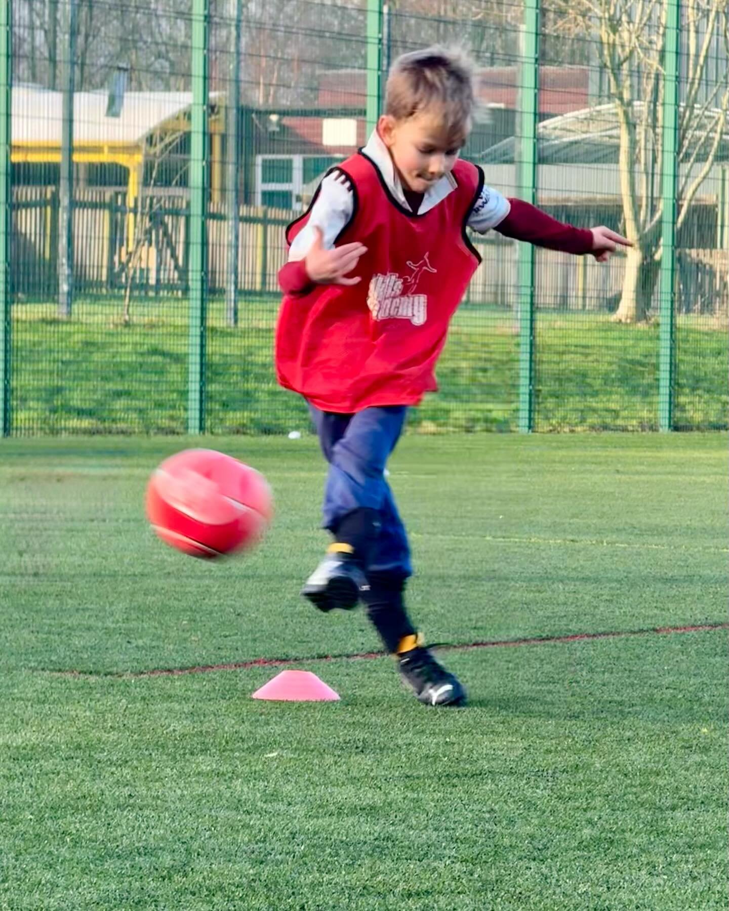 Everyone loves a penalty shoot-out! 😬 ⚽️ 🏆 

Great conditions for SOCCER SATURDAY sessions today ☀️ 

There are still spaces on our regular football skills sessions which run every Saturday during term time at two great venues with 3G all weather p