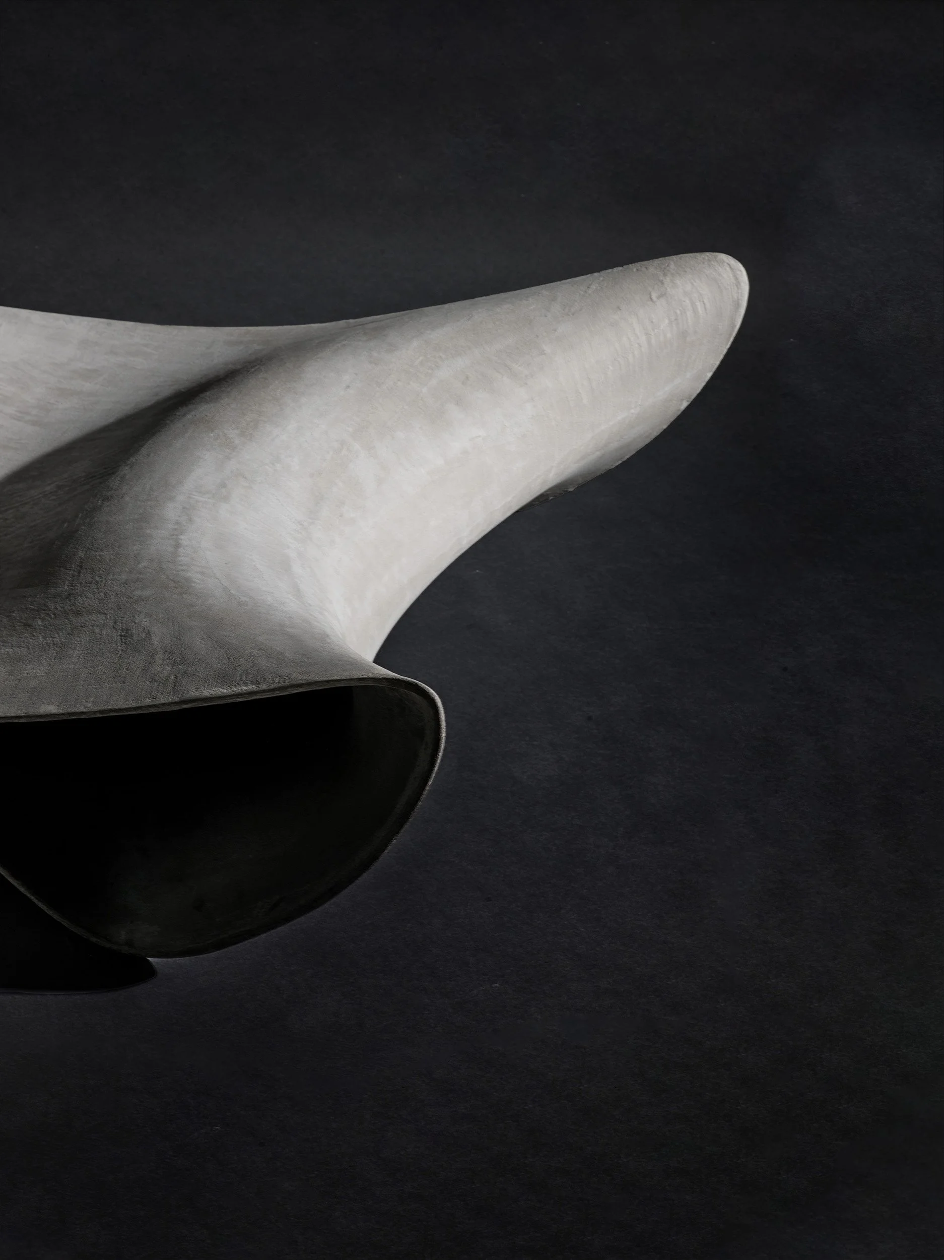MonadOrigin_ 16.4-17.3 Chair HalfClose©JeanVanCleemput.jpg