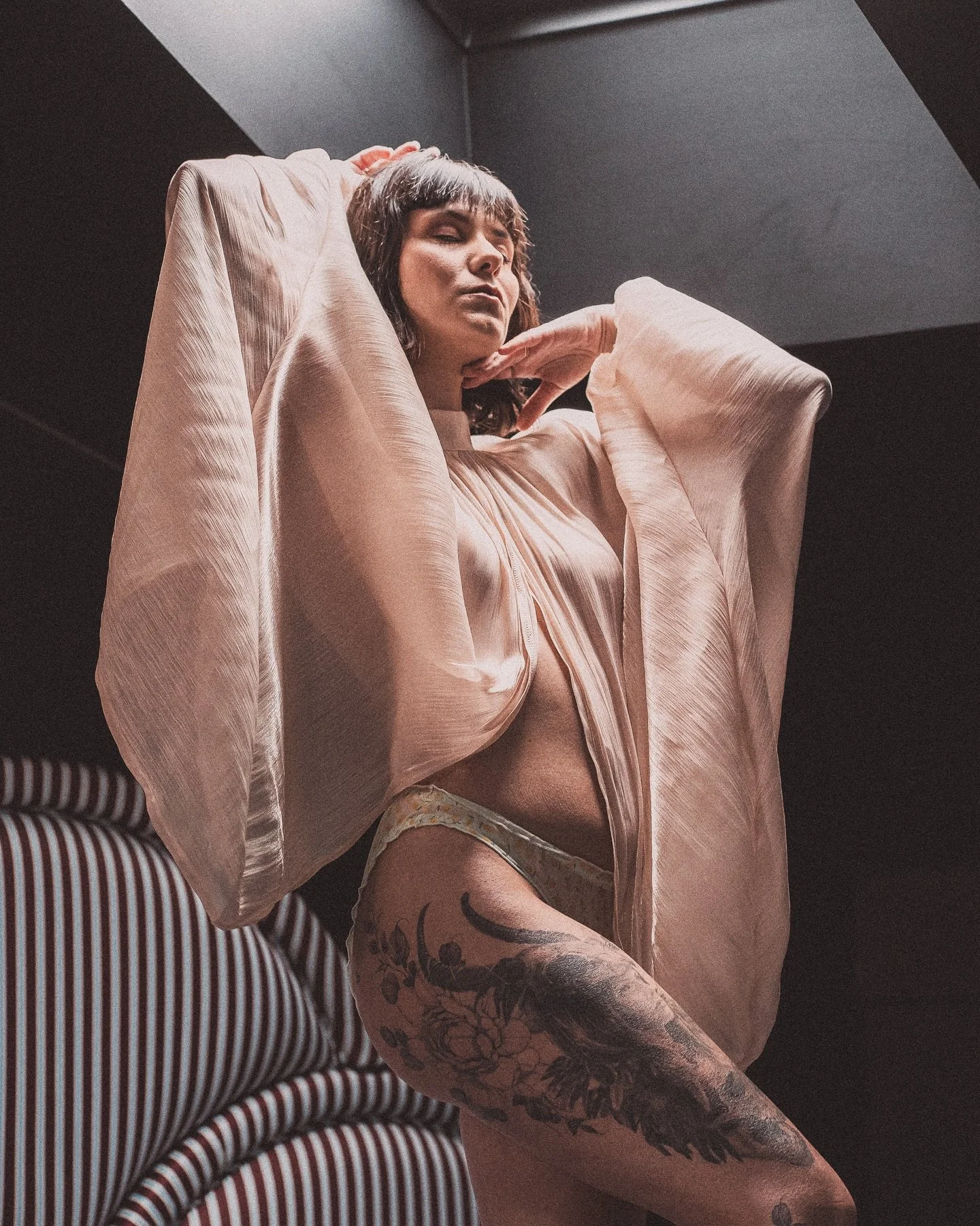 &mdash;&mdash;&mdash;
👩🏻 Mod&egrave;le : @liloumoon__ 
📸 Photographe : @salamo.photo 
&mdash;&mdash;&mdash;
Tu souhaites r&eacute;aliser un shooting ensemble ? N&rsquo;h&eacute;sites pas &agrave; me contacter 💌 
Infos, tarifs et booking en DM
&md