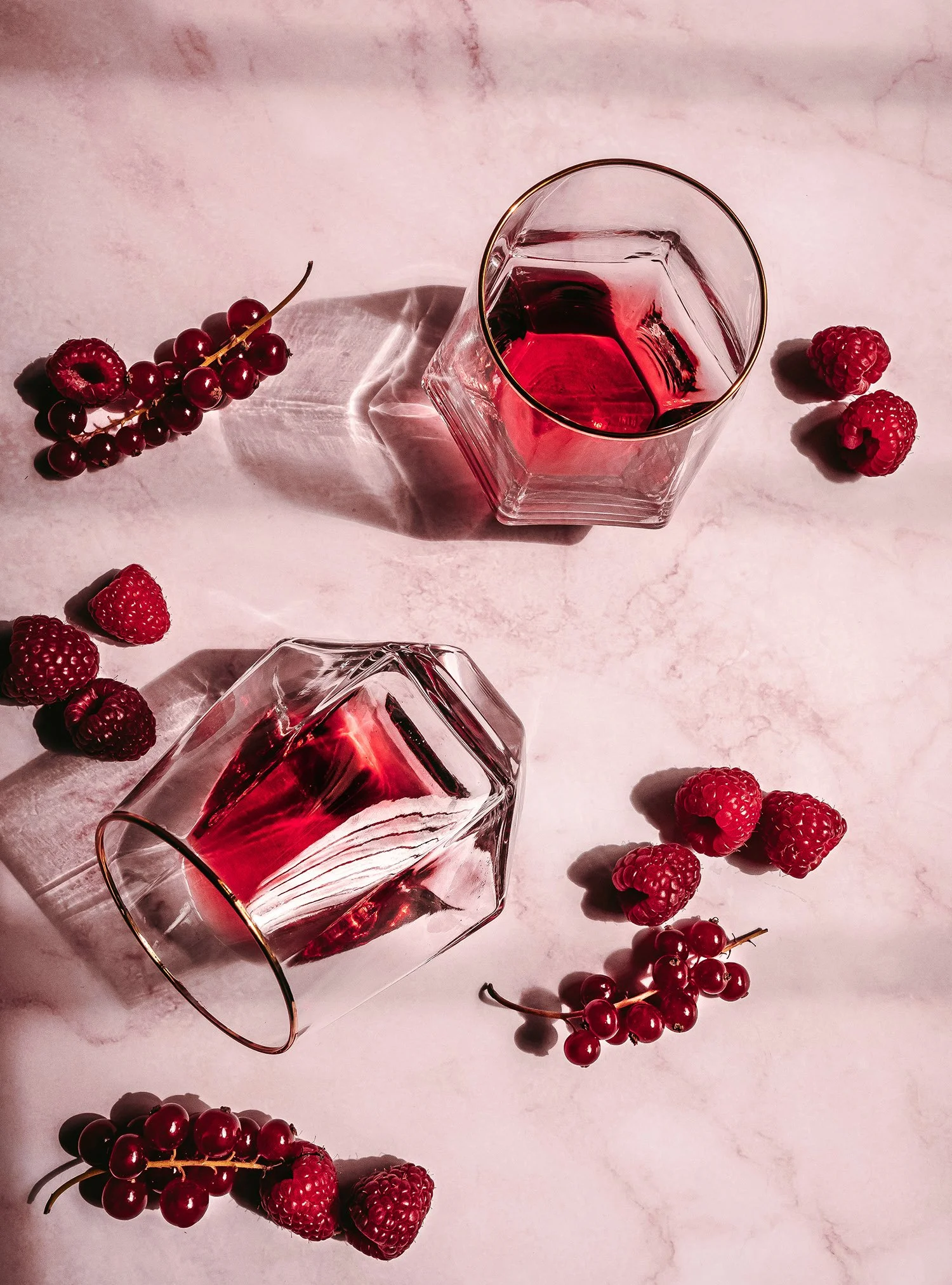 photographie-culinaire-cocktail-framboise-groseille-studio-mise-en-scene-salamo-photo.jpg