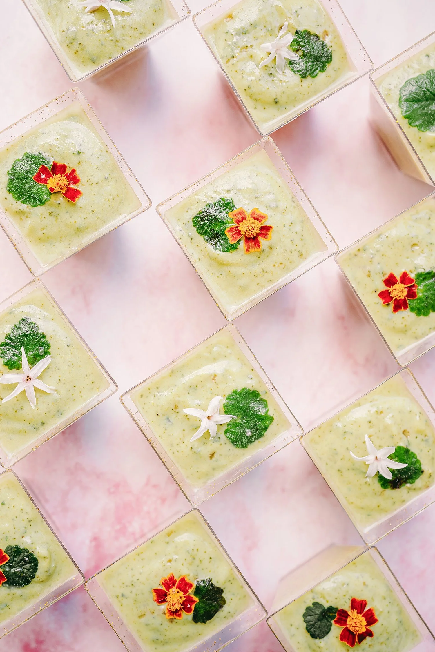 photographie-culinaire-verrines-fleurs-comestibles-gastronomique-salamo-photo.jpg