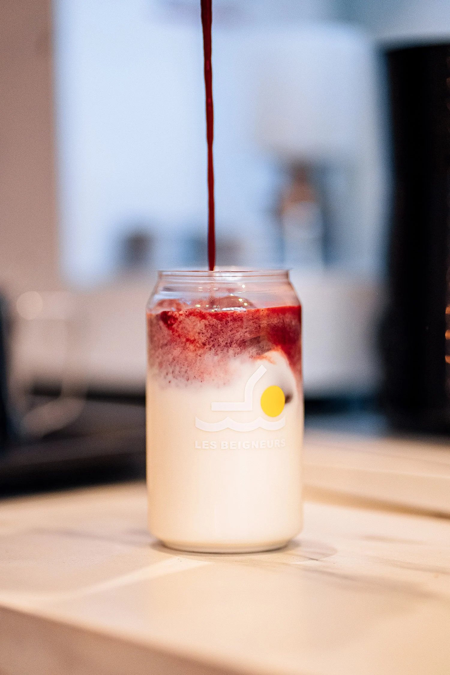 photographie-culinaire-canettes-iced-coffee-geste-details-soleï-les-beigneurs-bordeaux-salamo-photo.jpg
