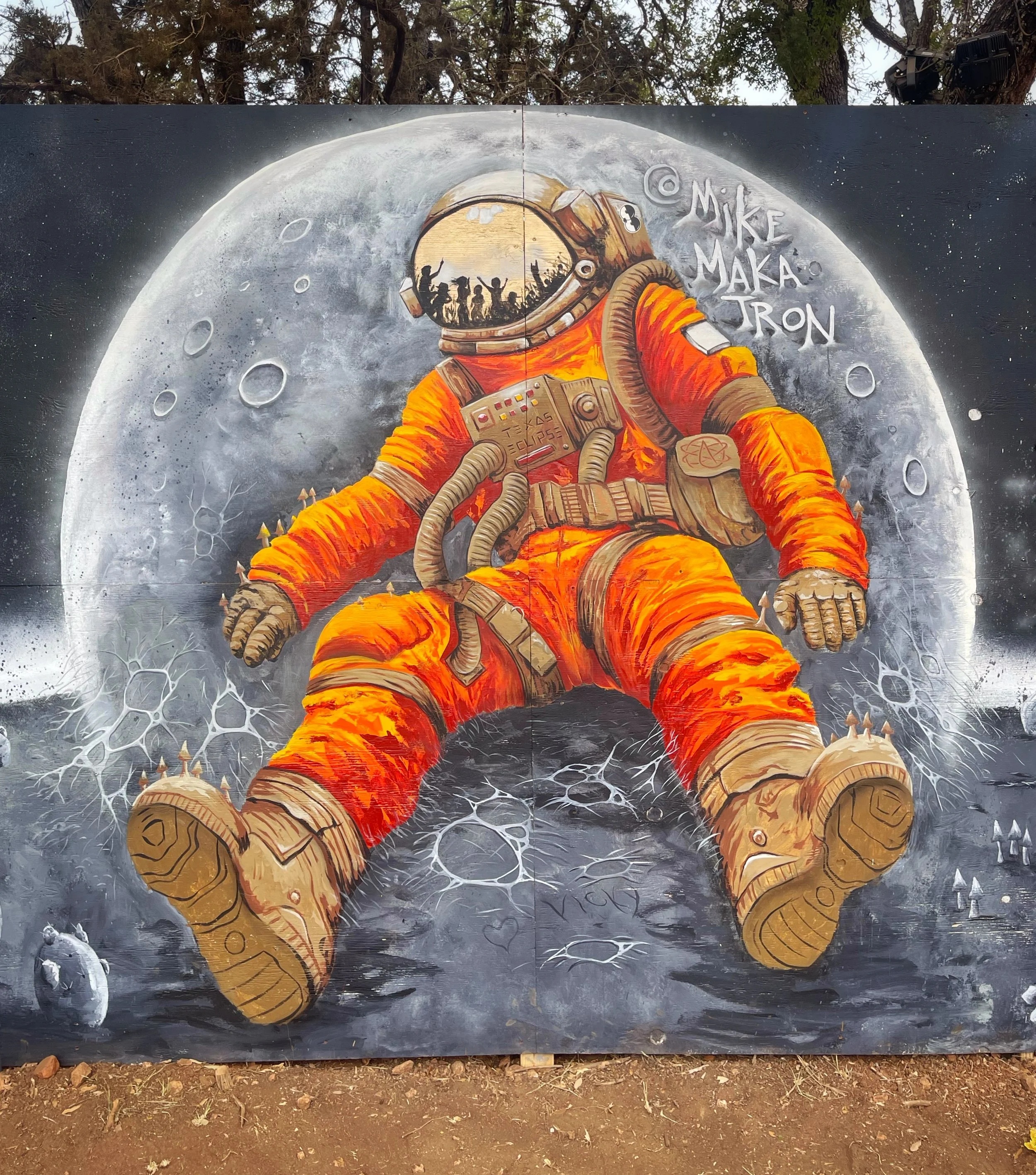 _Texas Eclipse Astronaut Moon 2024_7768 (1).jpeg