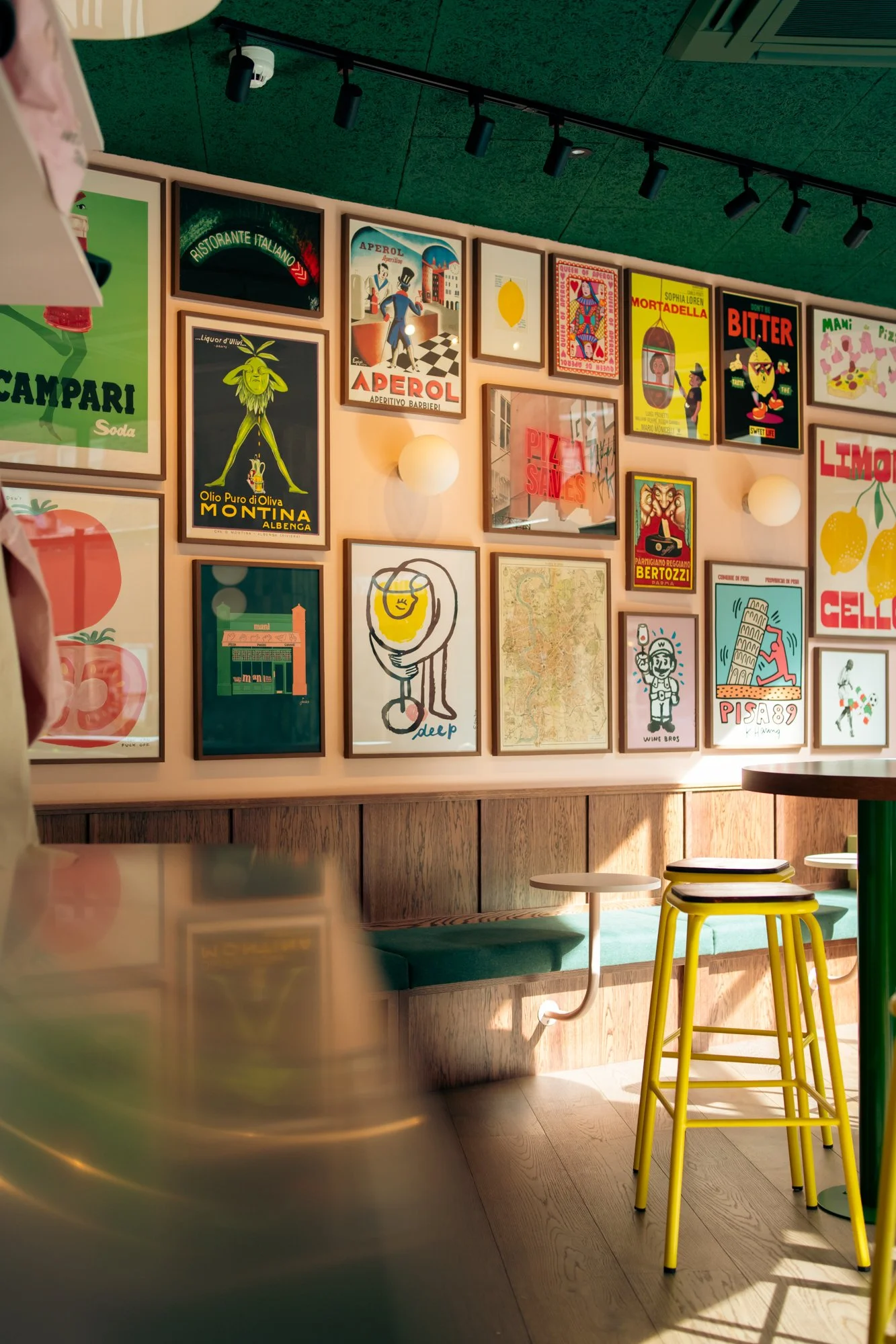 Mani Pizza | Art Curation