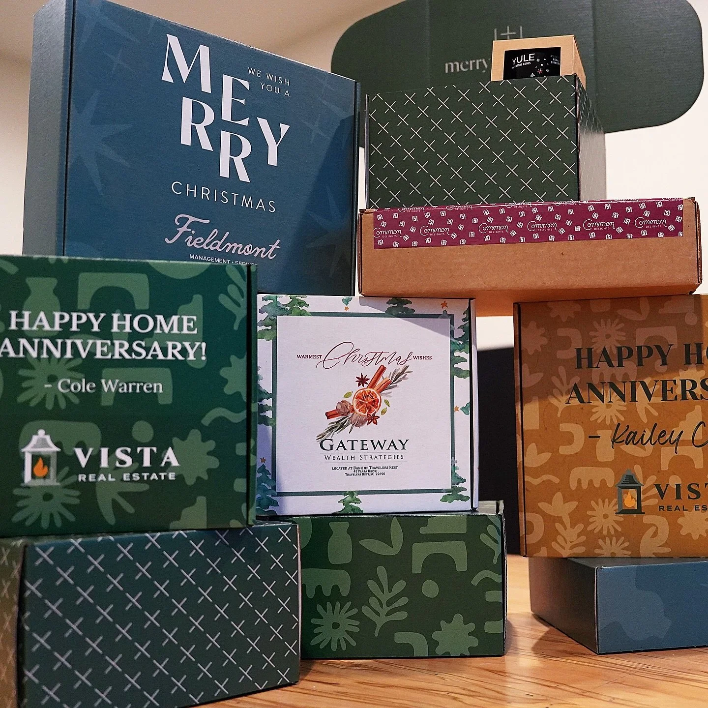 From Holiday gifts to Home Anniversaries, we don&rsquo;t just help you create customized care packages for your clients&hellip; we also handle every step of sourcing the products, packing the boxes, shipping and distributing the final product 🎁 💌

