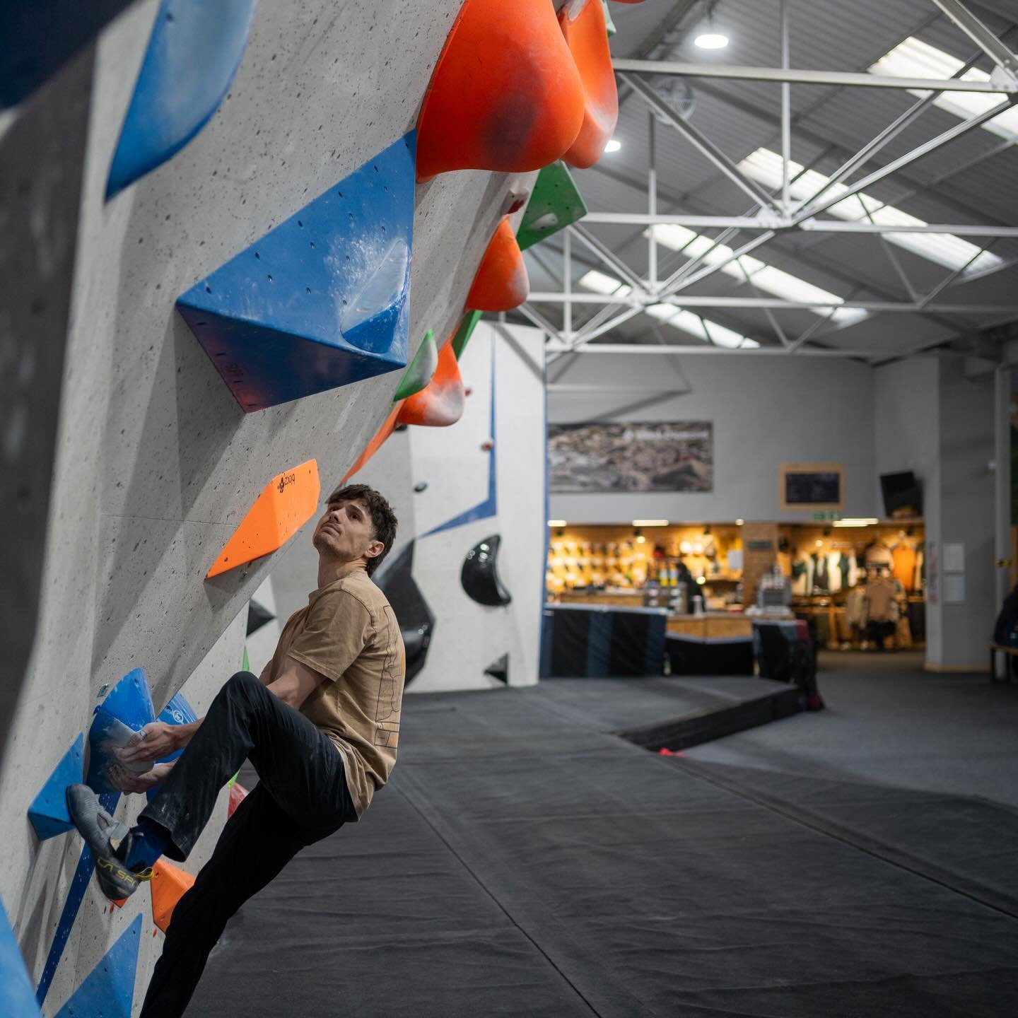 There&rsquo;s a specific kind of heartbreak that only a UK climber understands. It&rsquo;s the drive to Curbar Edge, the walk-in, and the first drop of rain hitting the rock.

We don&rsquo;t stop, we just pivot. Trading the horizon for the bright lig