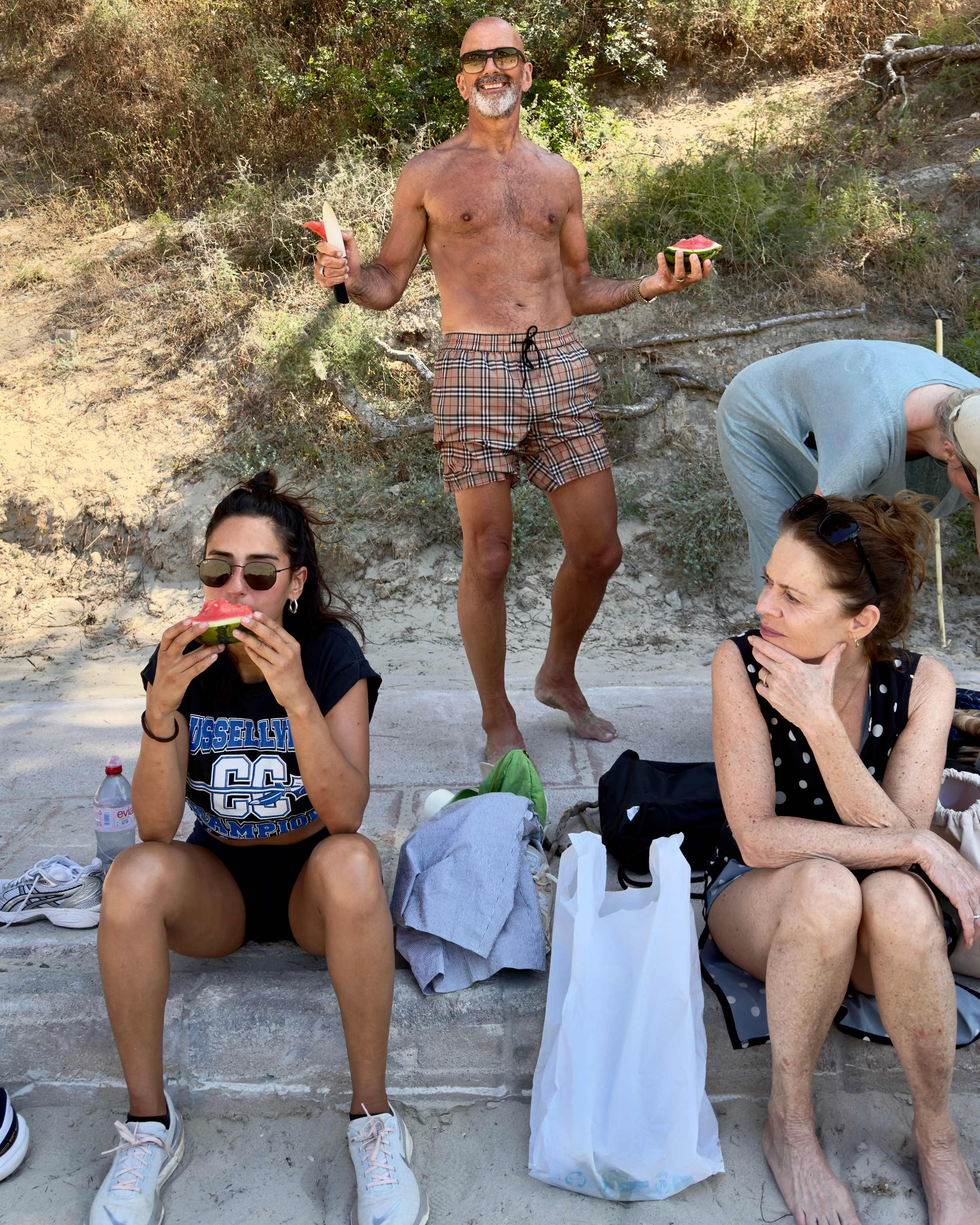Stranddag met hike tijdens Ibiza yoga retreat YOGADNA 