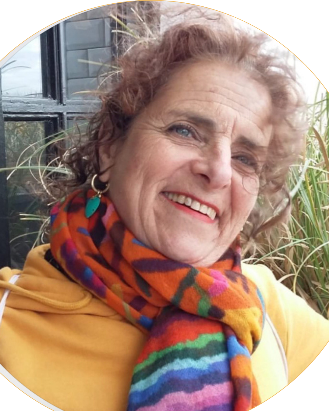 Vrouw deelt haar positieve ervaring van Ibiza retreat van YOGADNA yoga & breathwork