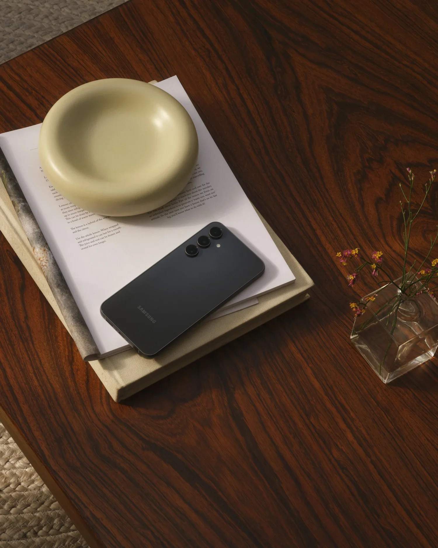 Glamour x Samsung - Still Life