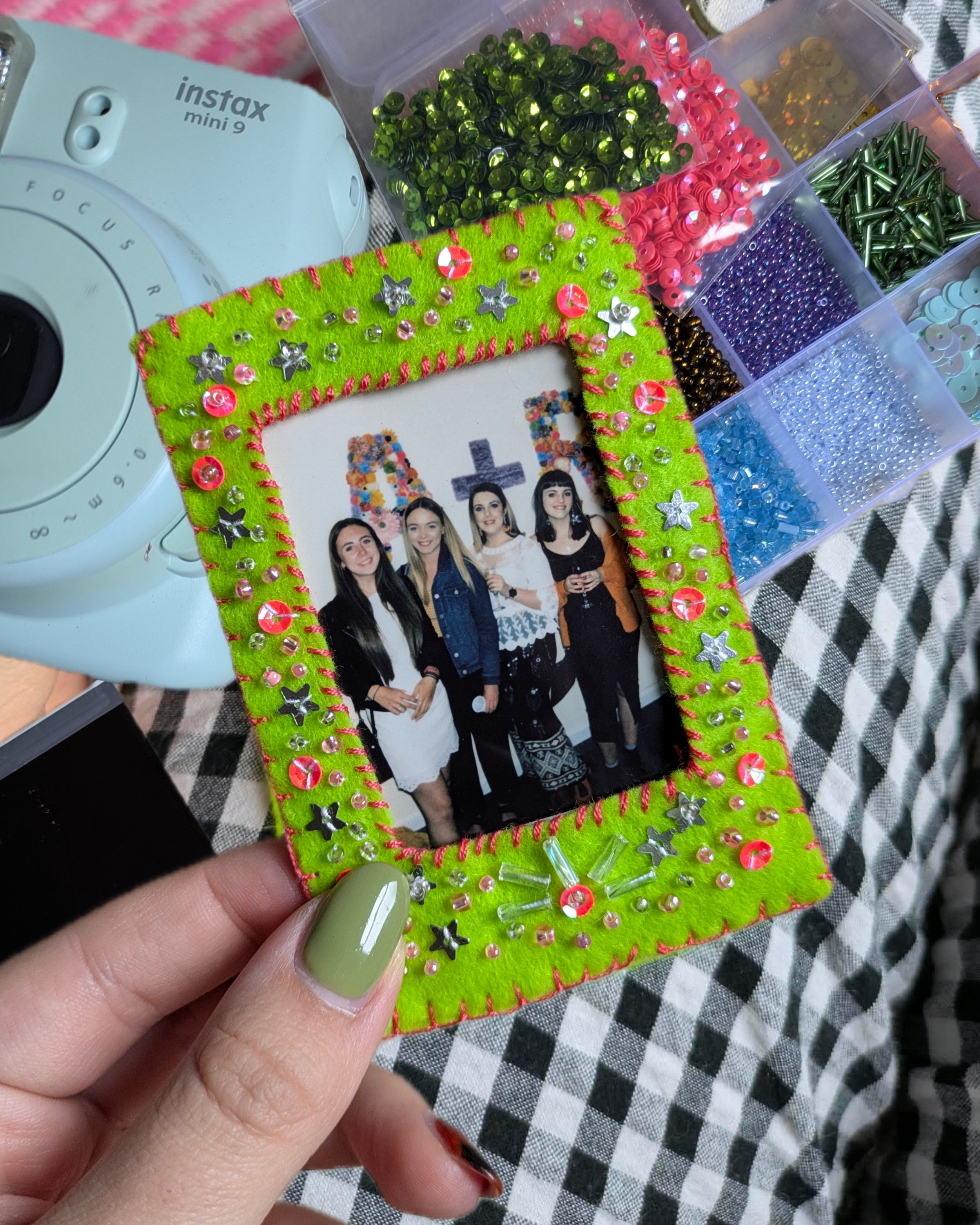 'Bestie Polaroid Frames' Sisterhood Social Crafty Activity 2026