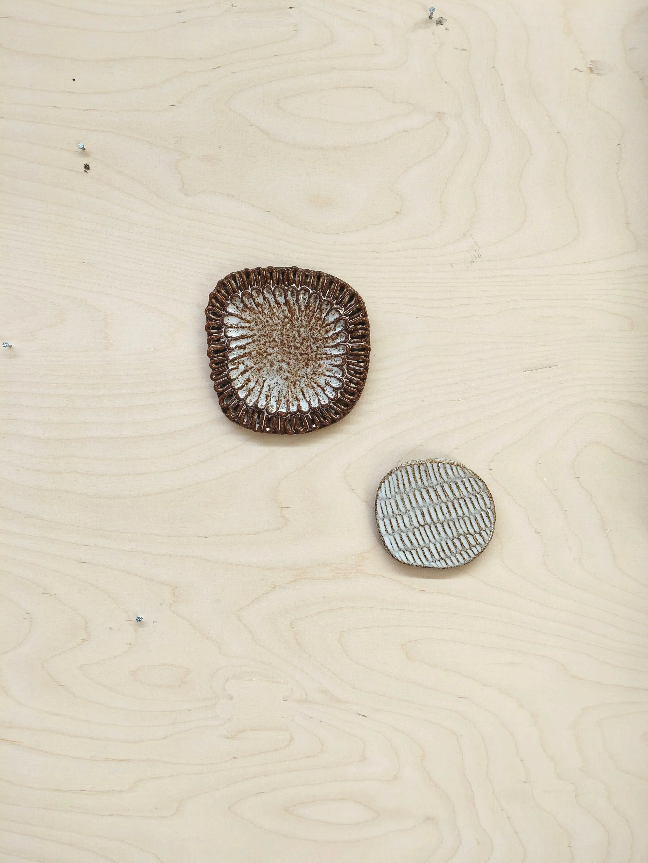 Kivipiha taidekeramiikkateos