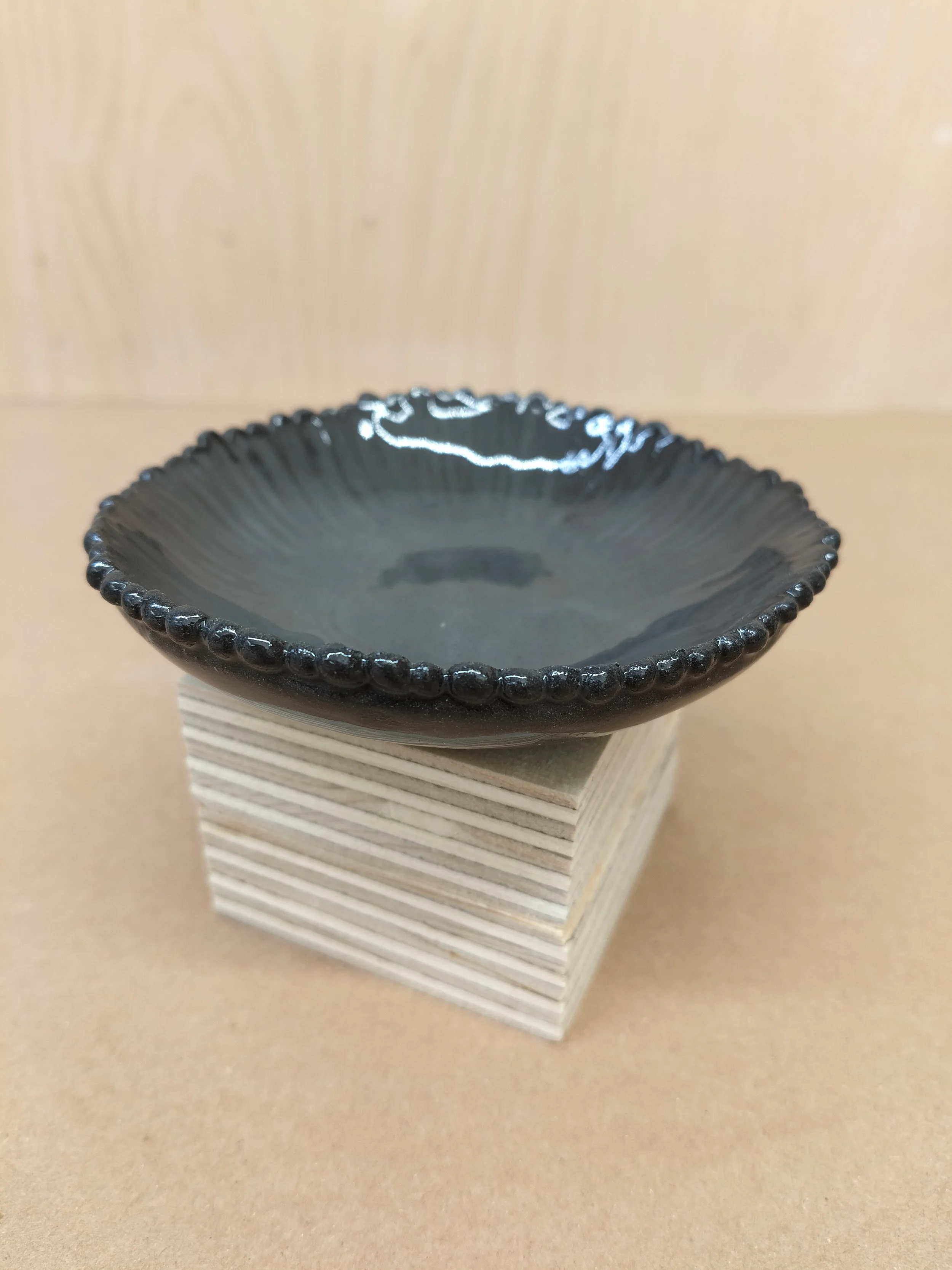 Korukuppi Tummanharmaa