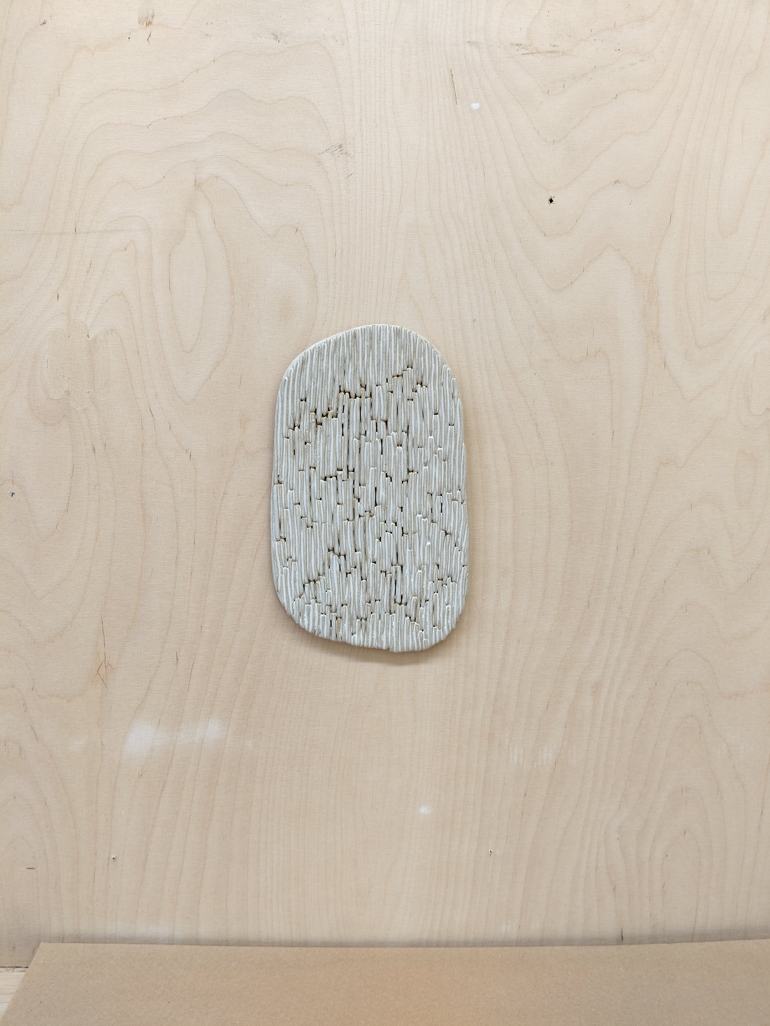 Kivipiha taidekeramiikkateos