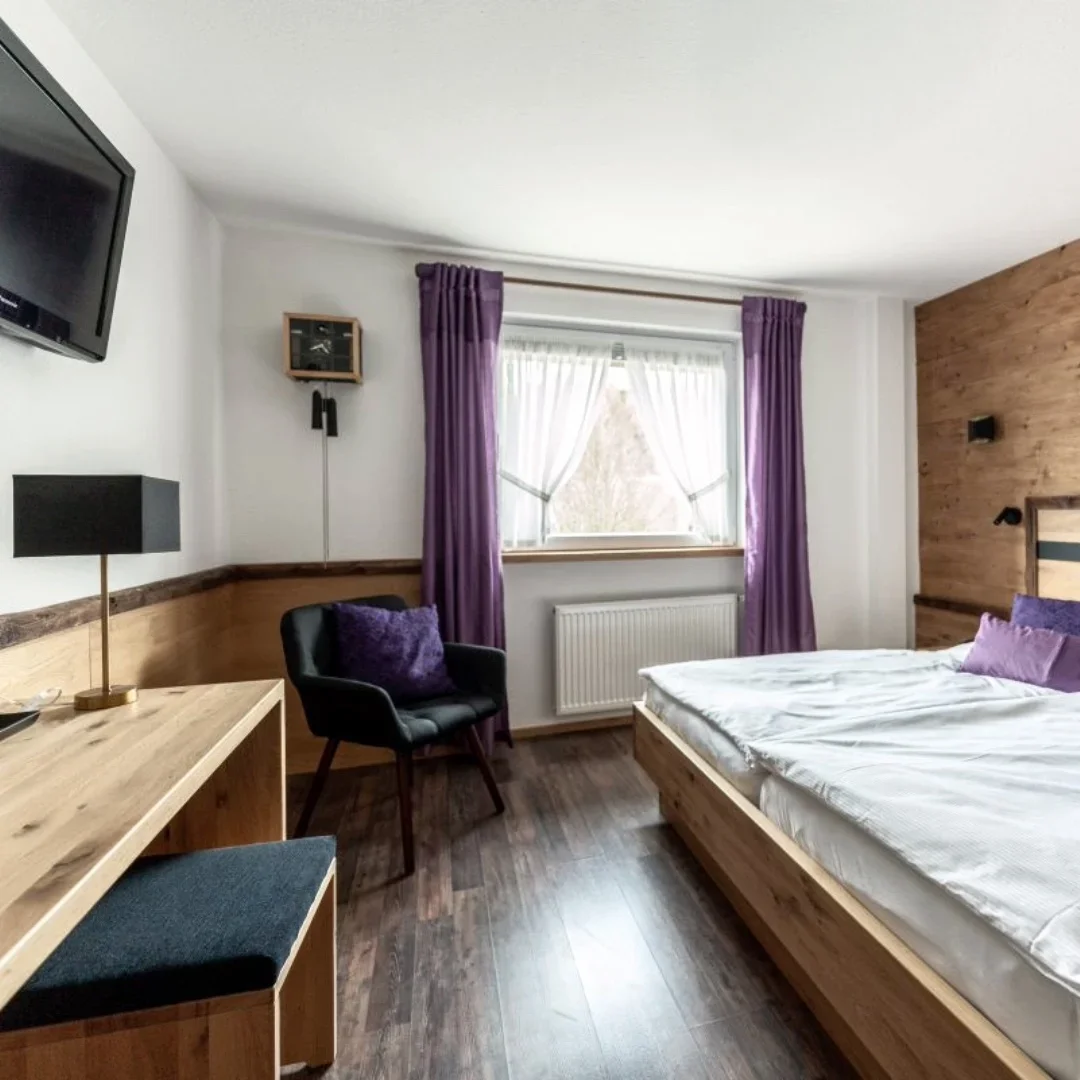 Kolmenhof Zimmer 05.webp