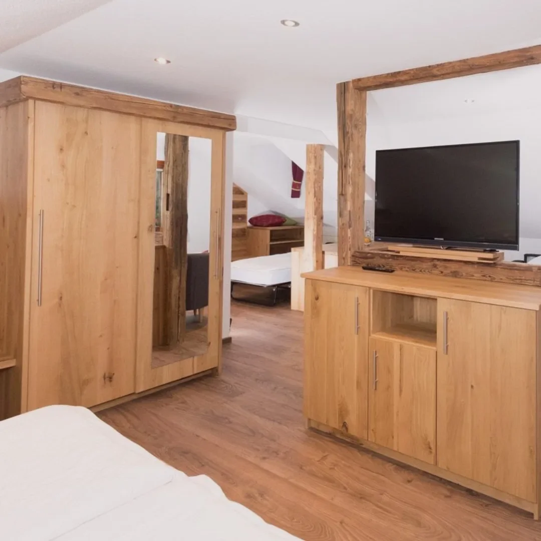 Kolmenhof Zimmer-8 suite.webp