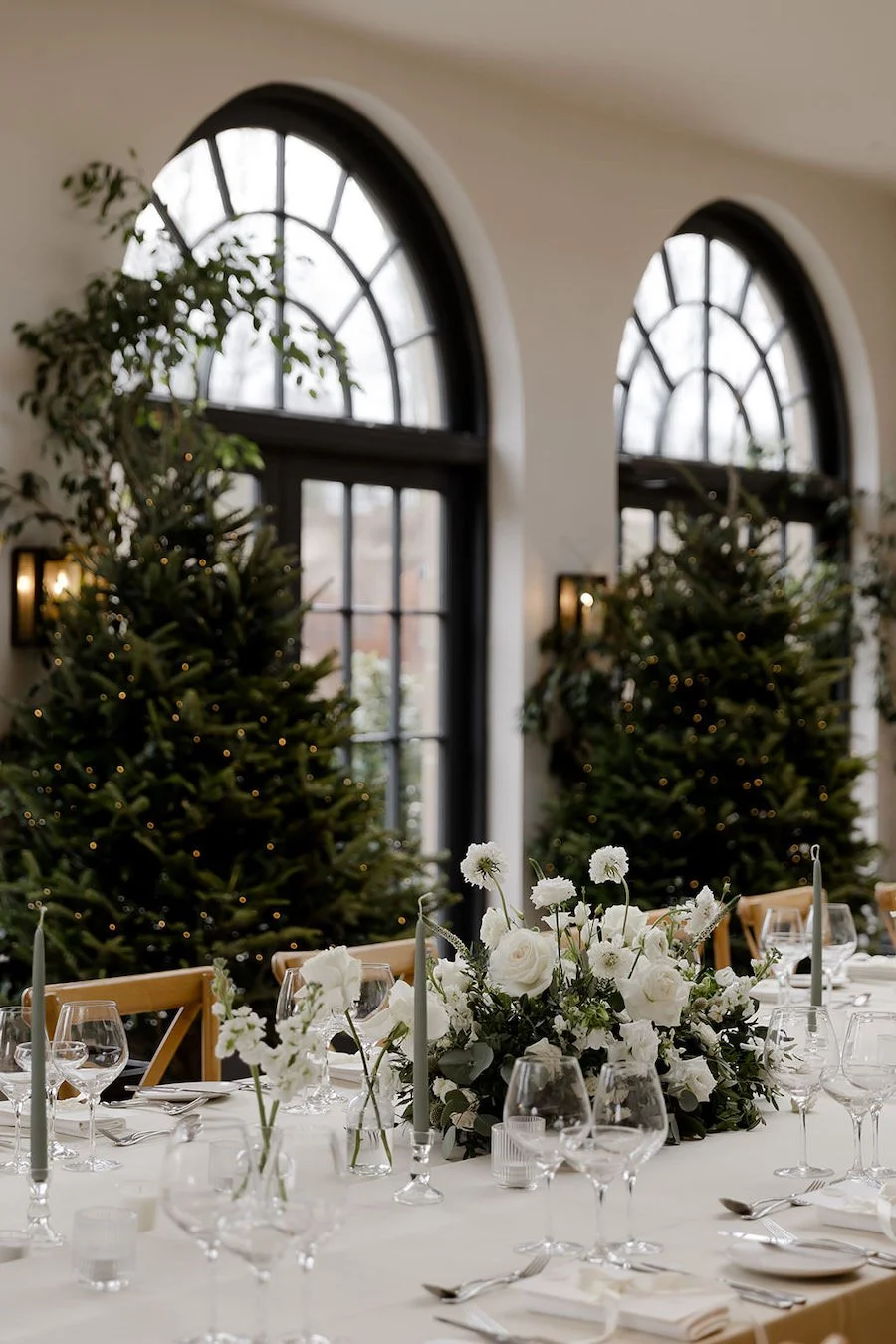 Middleton-Lodge-Wedding-Flowers-Kate-Rose-Modern-Floral-Design-India-Adam-590.jpg