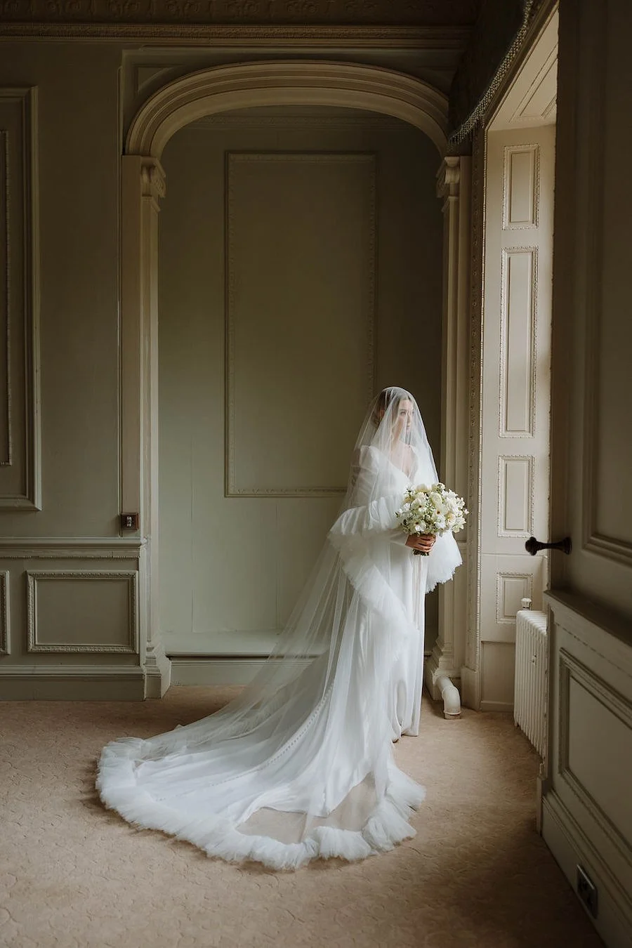 Lemmington-Hall-Editorial-Kate-Rose-Floral-Design-Wedding-Flowers-Kate-Rose-Modern-Floral-Design-4280.jpg