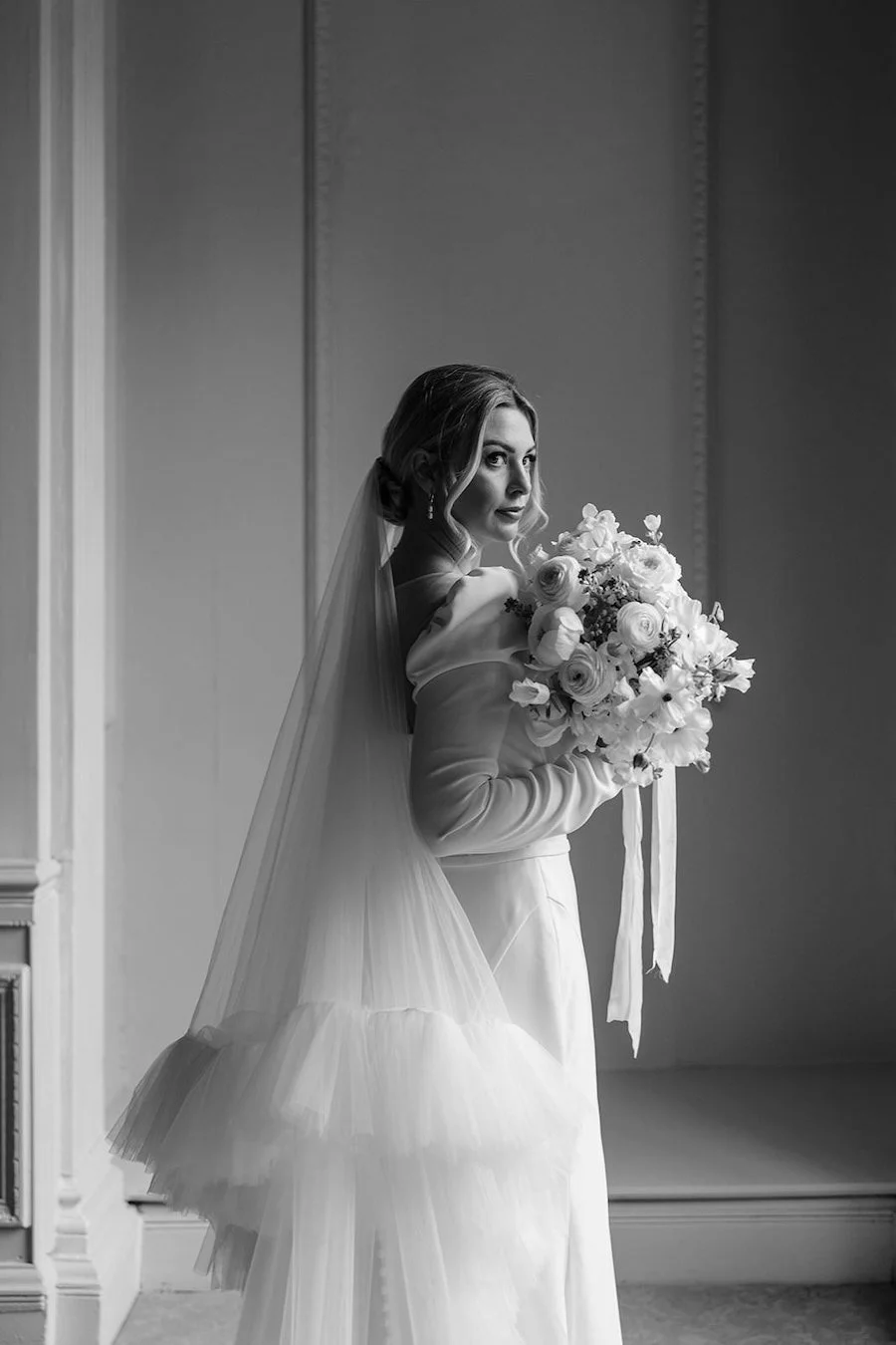 Lemmington-Hall-Editorial-Kate-Rose-Floral-Design-Wedding-Flowers-Kate-Rose-Modern-Floral-Design-4463-2.jpg
