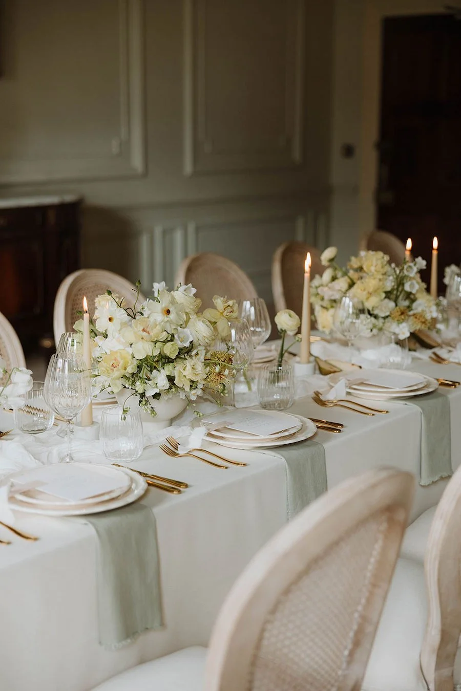 Lemmington-Hall-Editorial-Kate-Rose-Floral-Design-Wedding-Flowers-Kate-Rose-Modern-Floral-Design-5443.jpg