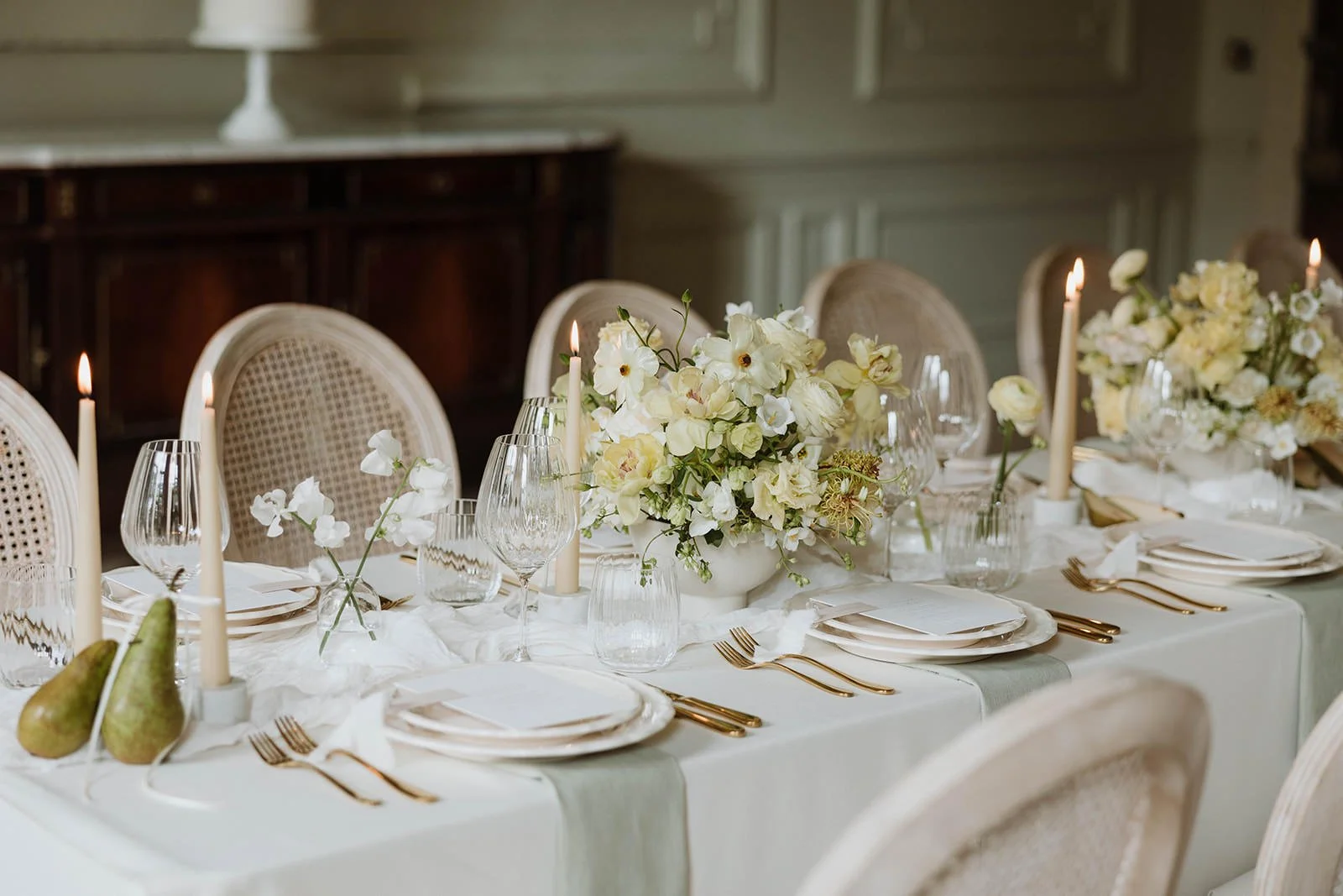 Lemmington-Hall-Editorial-Kate-Rose-Floral-Design-Wedding-Flowers-Kate-Rose-Modern-Floral-Design-5446.jpg