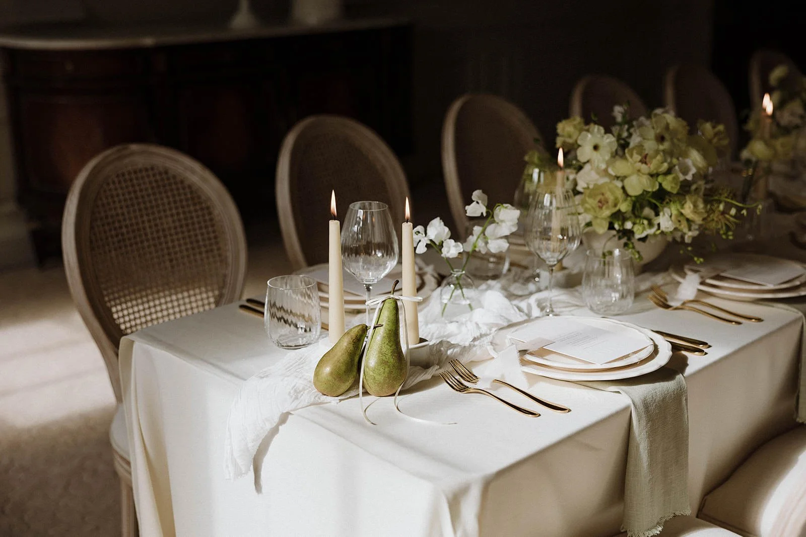 Lemmington-Hall-Editorial-Kate-Rose-Floral-Design-Wedding-Flowers-Kate-Rose-Modern-Floral-Design-6359.jpg
