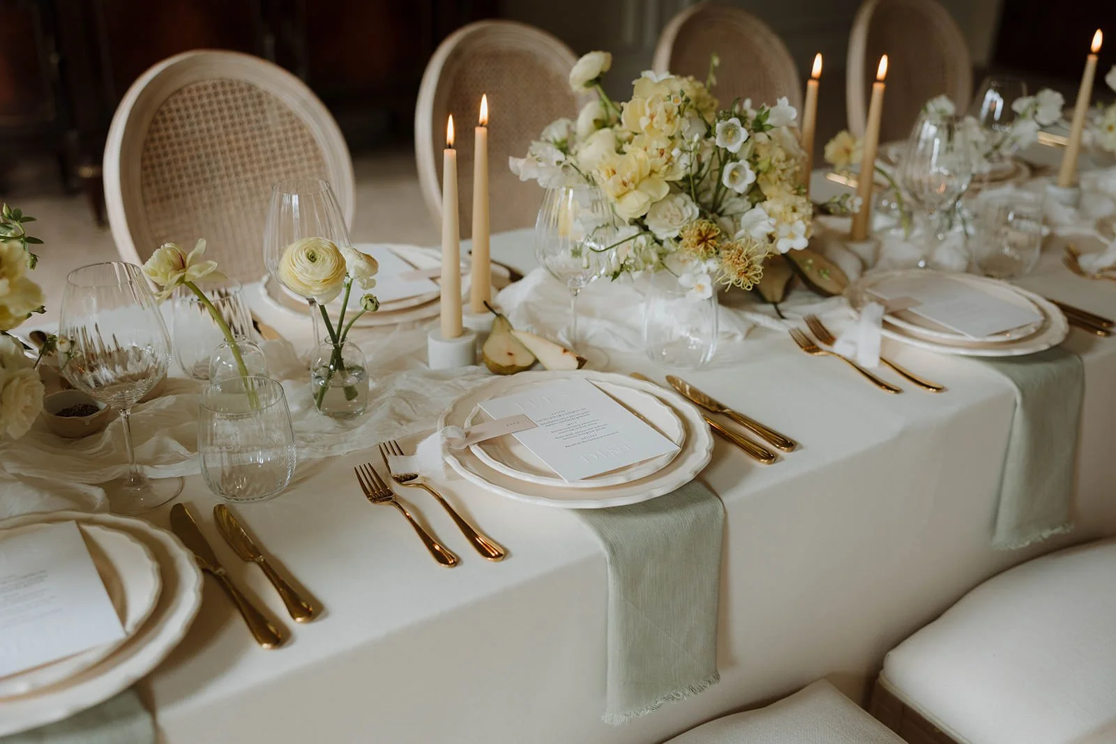 Lemmington-Hall-Editorial-Kate-Rose-Floral-Design-Wedding-Flowers-Kate-Rose-Modern-Floral-Design-5789.jpg