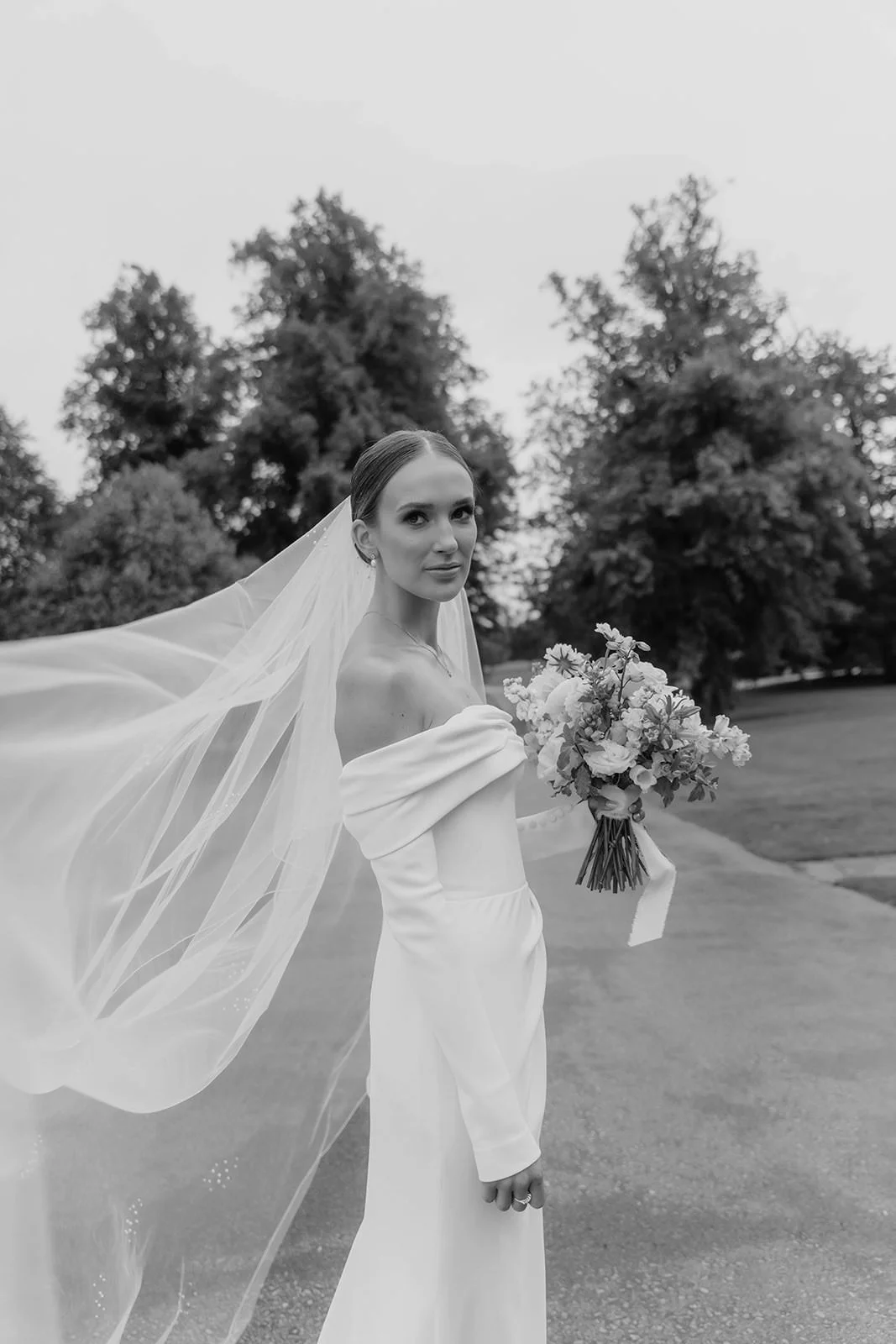 Rudding-Park-Wedding-Flowers-Kate-Rose-Modern-Floral-Design-Charlotte-Nelson-Photography-01366bw.jpg