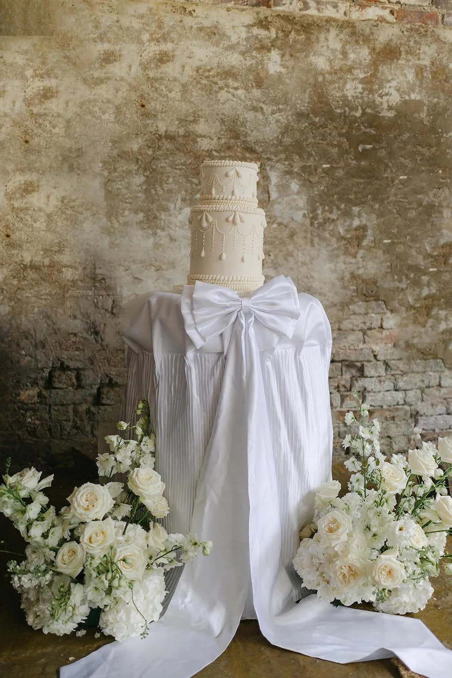 The-Wootton-Hall-Estate-Editorial-Wedding-Editorial-Wedding-Flowers-Kate-Rose-Modern-Wedding-Florist-Maya+Zach- 725.jpg