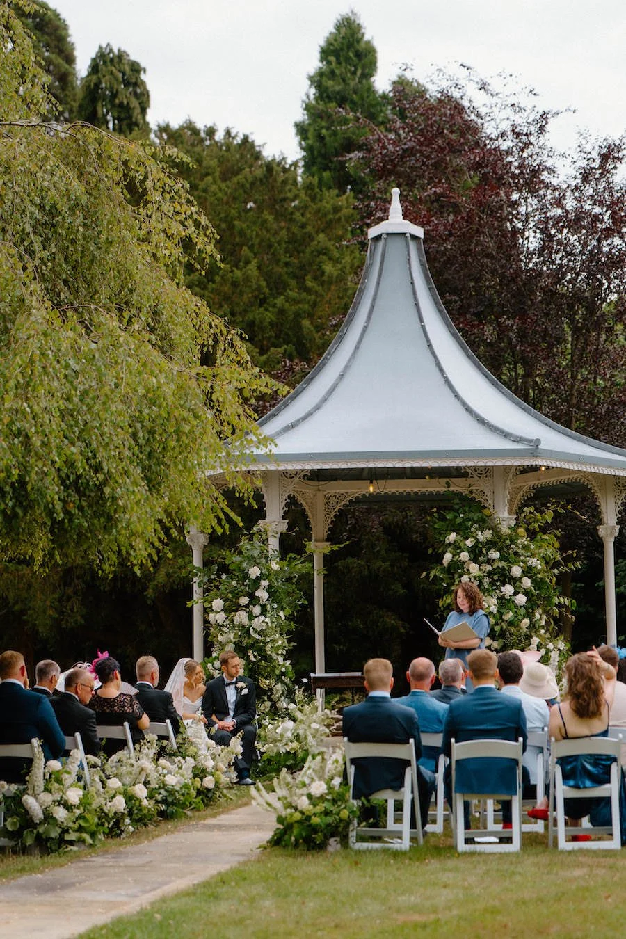Romantic-Wedding-Flowers-Kate-Rose-Floral-Izzie&Harry-Thicket-Priory-Wedding-Flowers-464.jpg