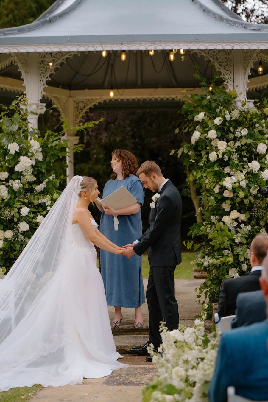 Romantic-Wedding-Flowers-Kate-Rose-Floral-Izzie&Harry-Thicket-Priory-Wedding-Flowers-406.jpg