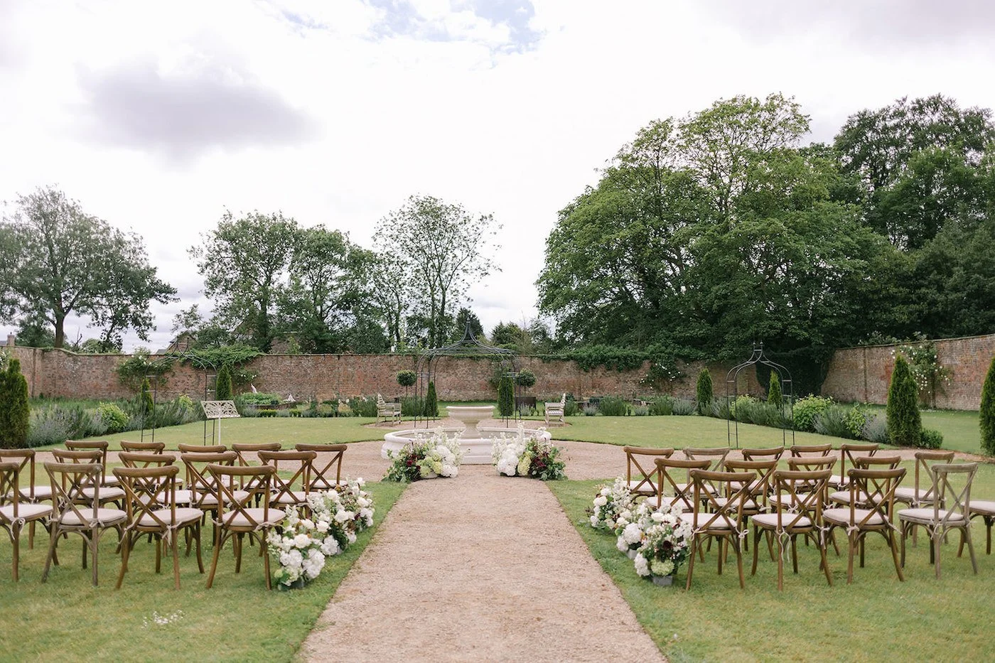 The-Wootton-Hall-Estate-Editorial-Wedding-Editorial-Wedding-Flowers-Kate-Rose-Modern-Wedding-Florist-Maya+Zach- 012.jpg