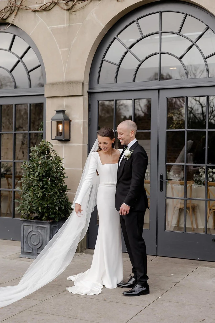 Middleton-Lodge-Wedding-Flowers-Kate-Rose-Modern-Floral-Design-India-Adam-463.jpg