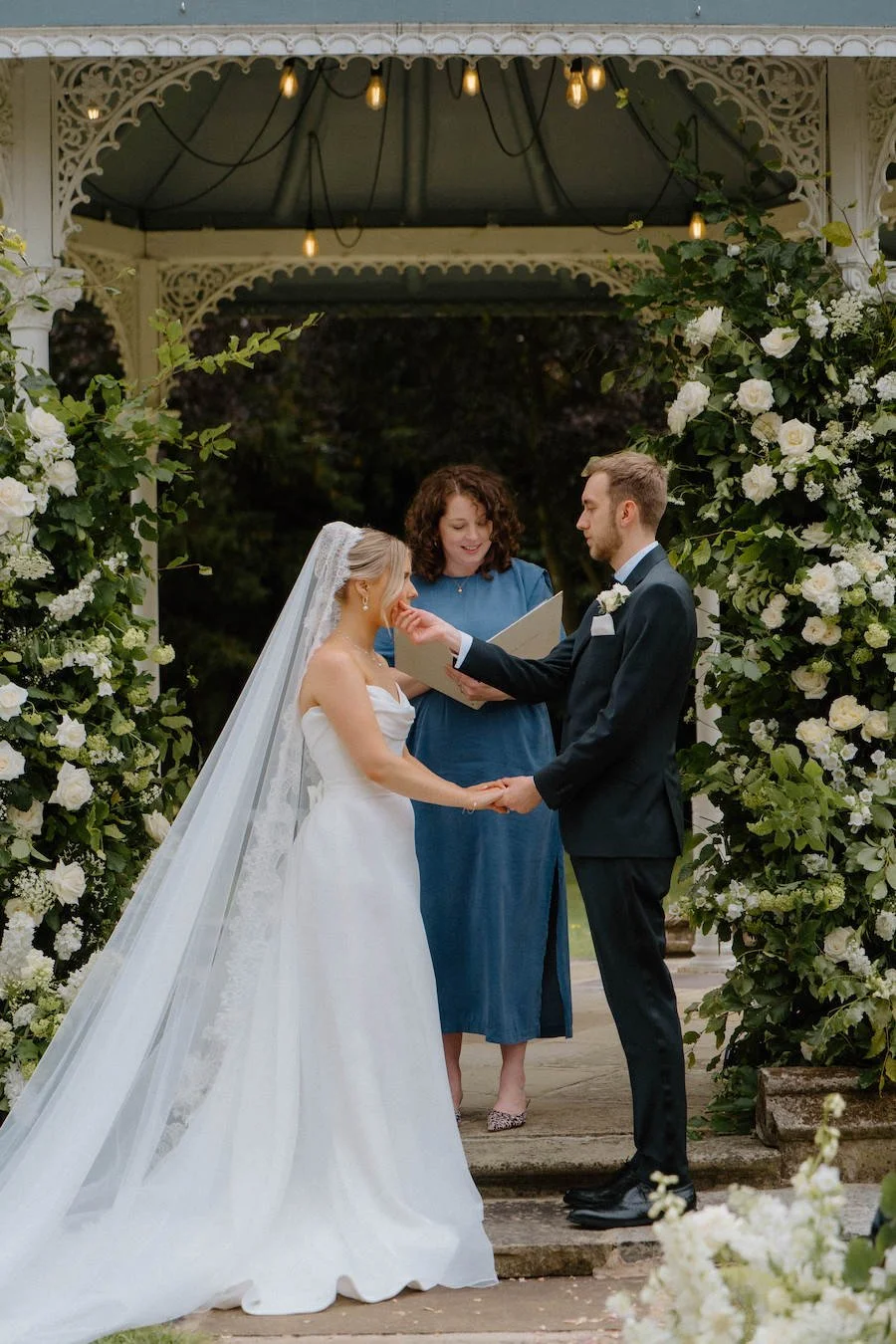 Romantic-Wedding-Flowers-Kate-Rose-Floral-Izzie&Harry-Thicket-Priory-Wedding-Flowers-488.jpg