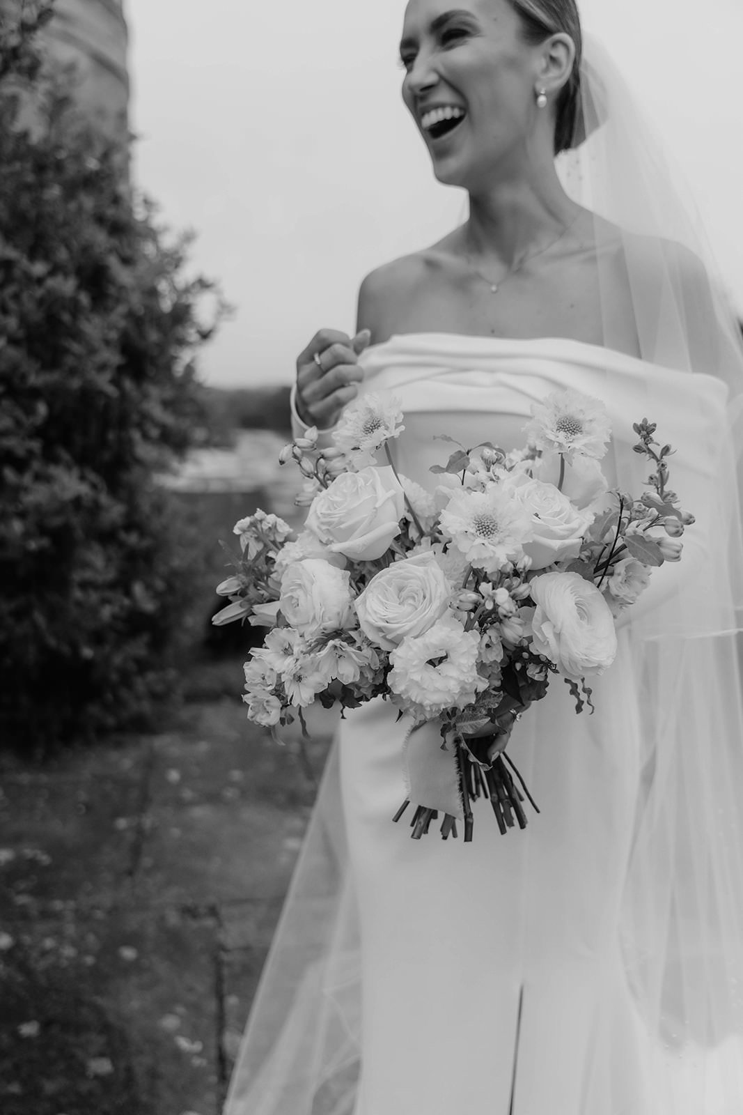 Rudding-Park-Wedding-Flowers-Kate-Rose-Modern-Floral-Design-Charlotte-Nelson-Photography-01422bw.jpg