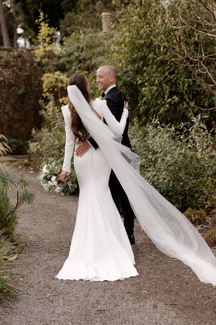 Middleton-Lodge-Wedding-Flowers-Kate-Rose-Modern-Floral-Design-India-Adam-507.jpg